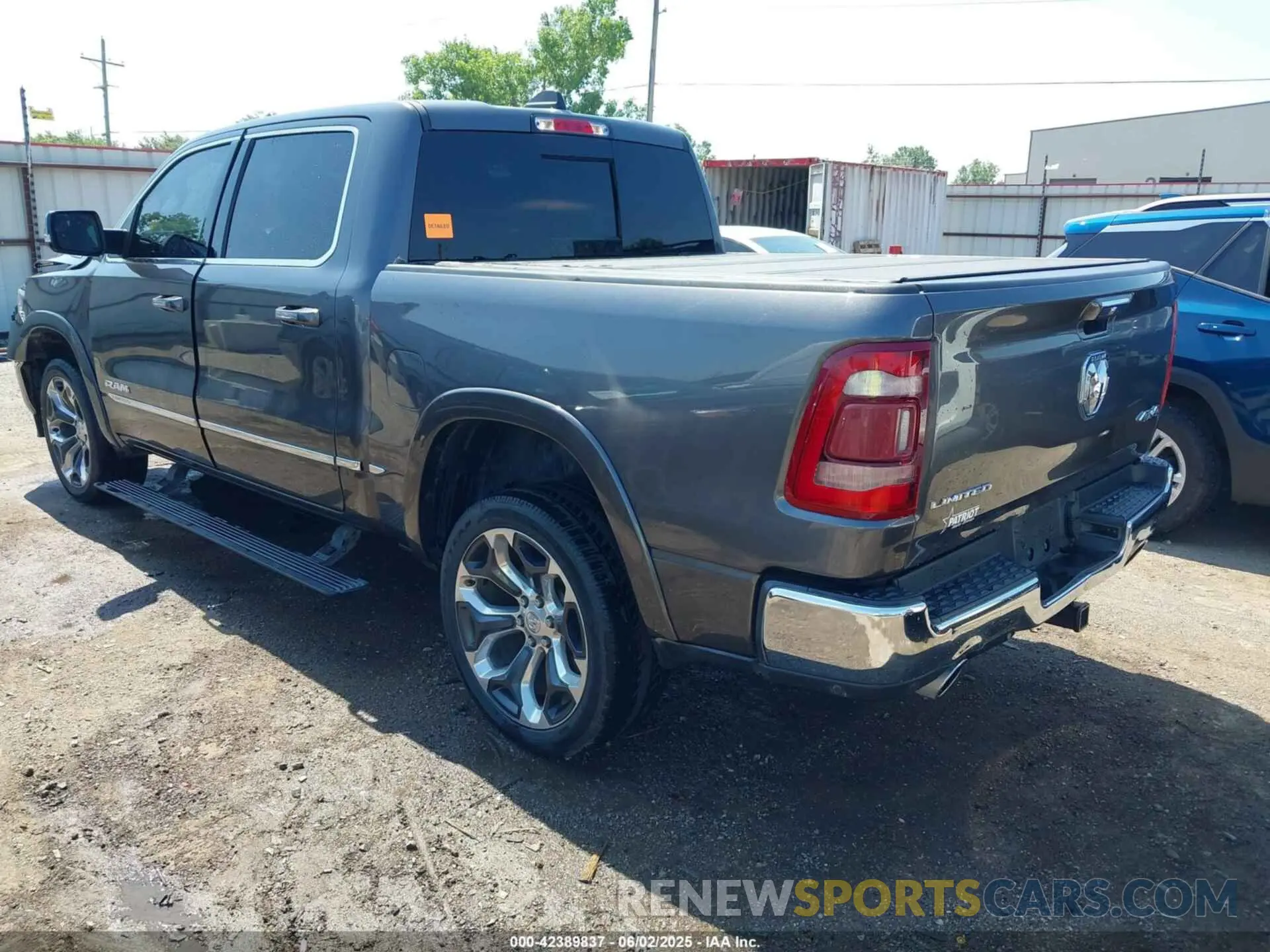 3 Photograph of a damaged car 1C6SRFHT4KN552775 RAM 1500 2019