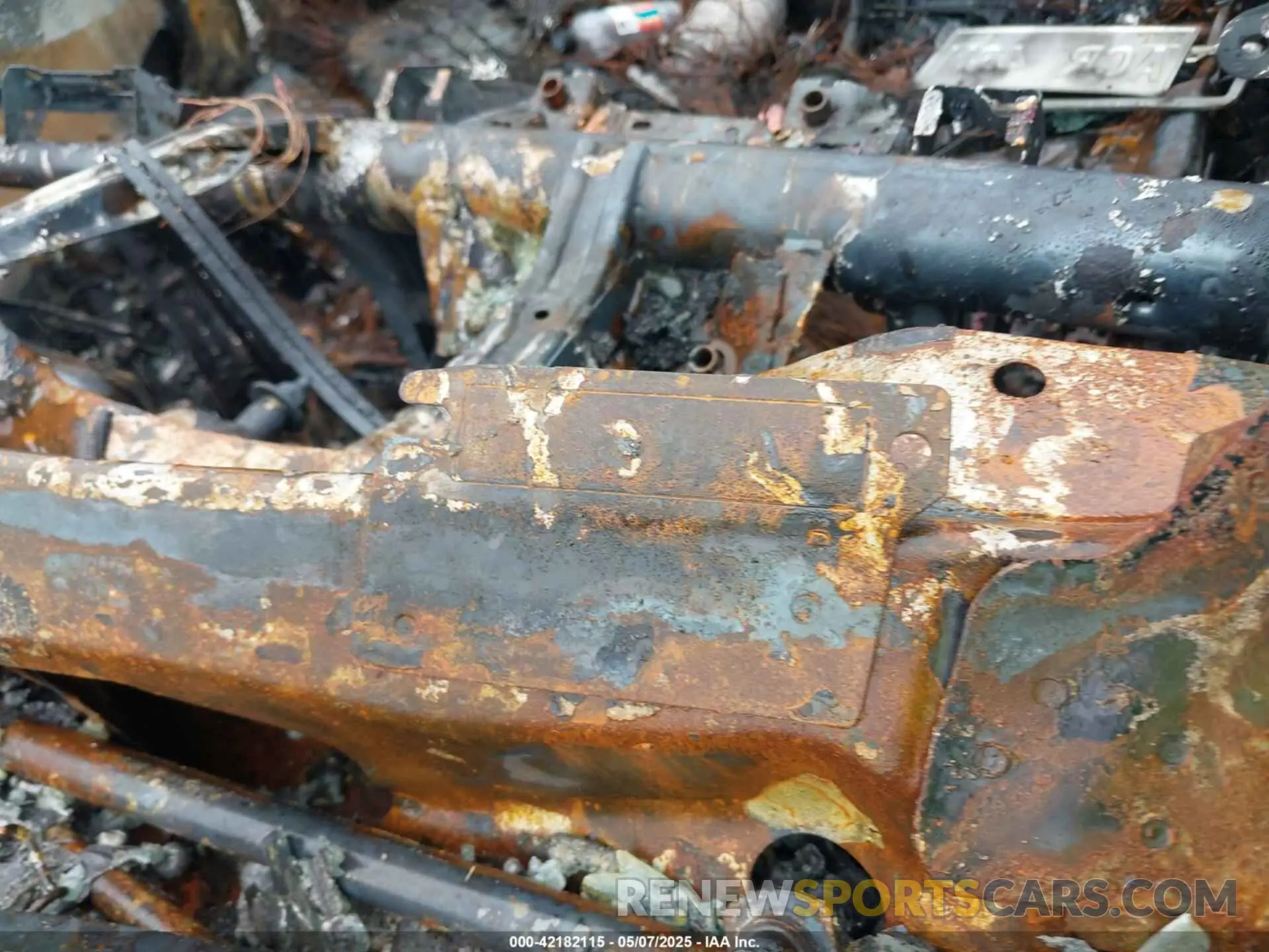 9 Photograph of a damaged car 1C6SRFHT6KN594249 RAM 1500 2019