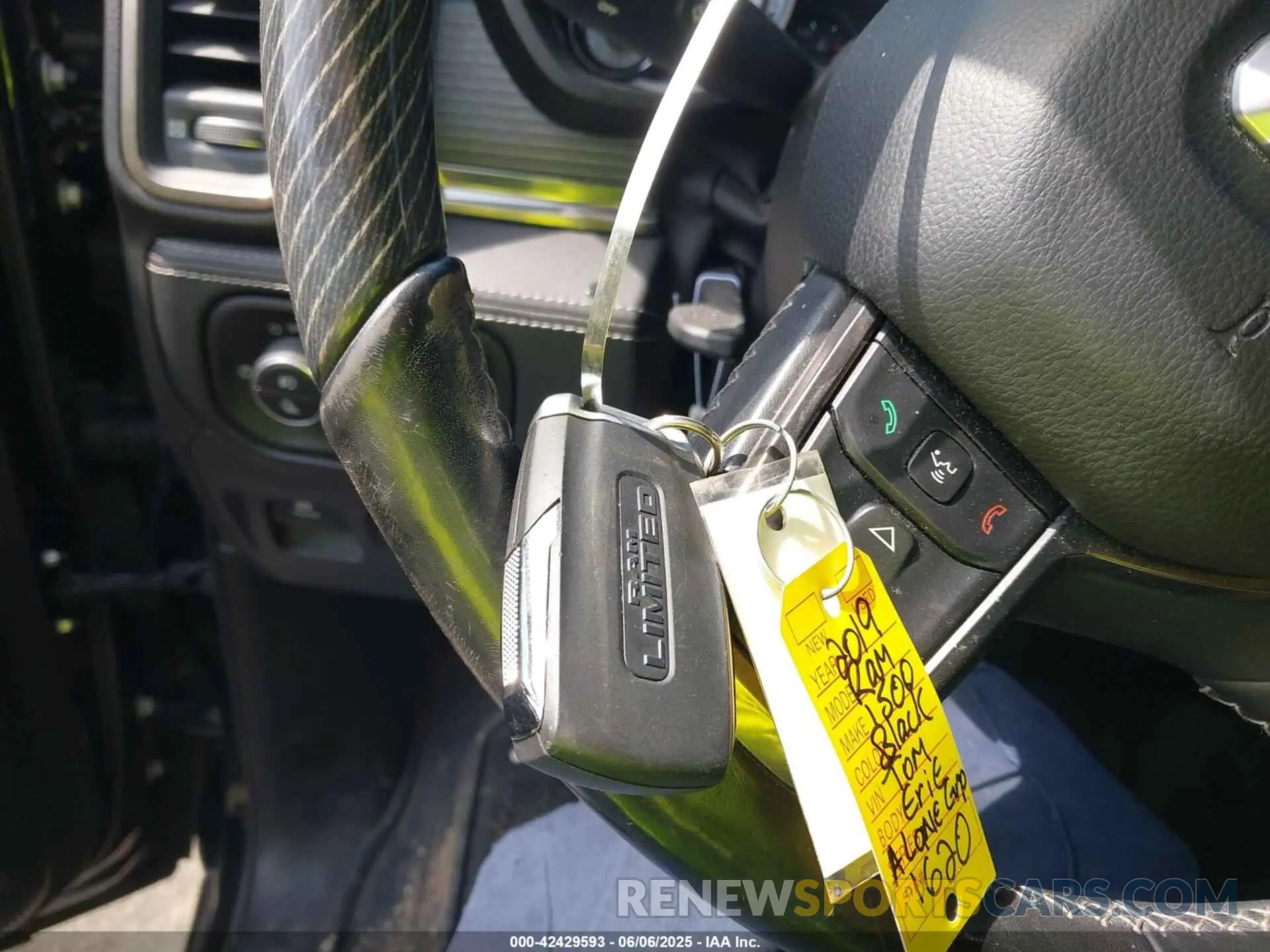 11 Photograph of a damaged car 1C6SRFHT6KN673503 RAM 1500 2019