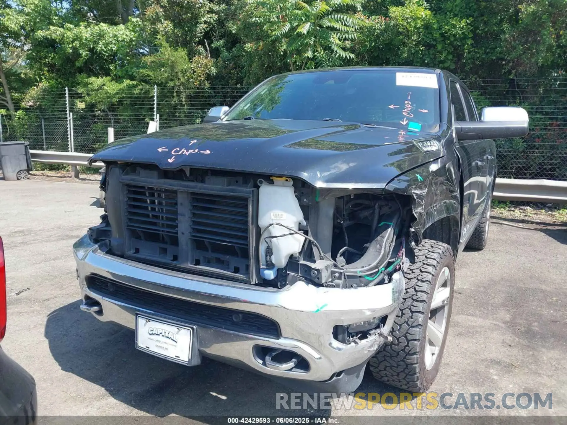 12 Photograph of a damaged car 1C6SRFHT6KN673503 RAM 1500 2019