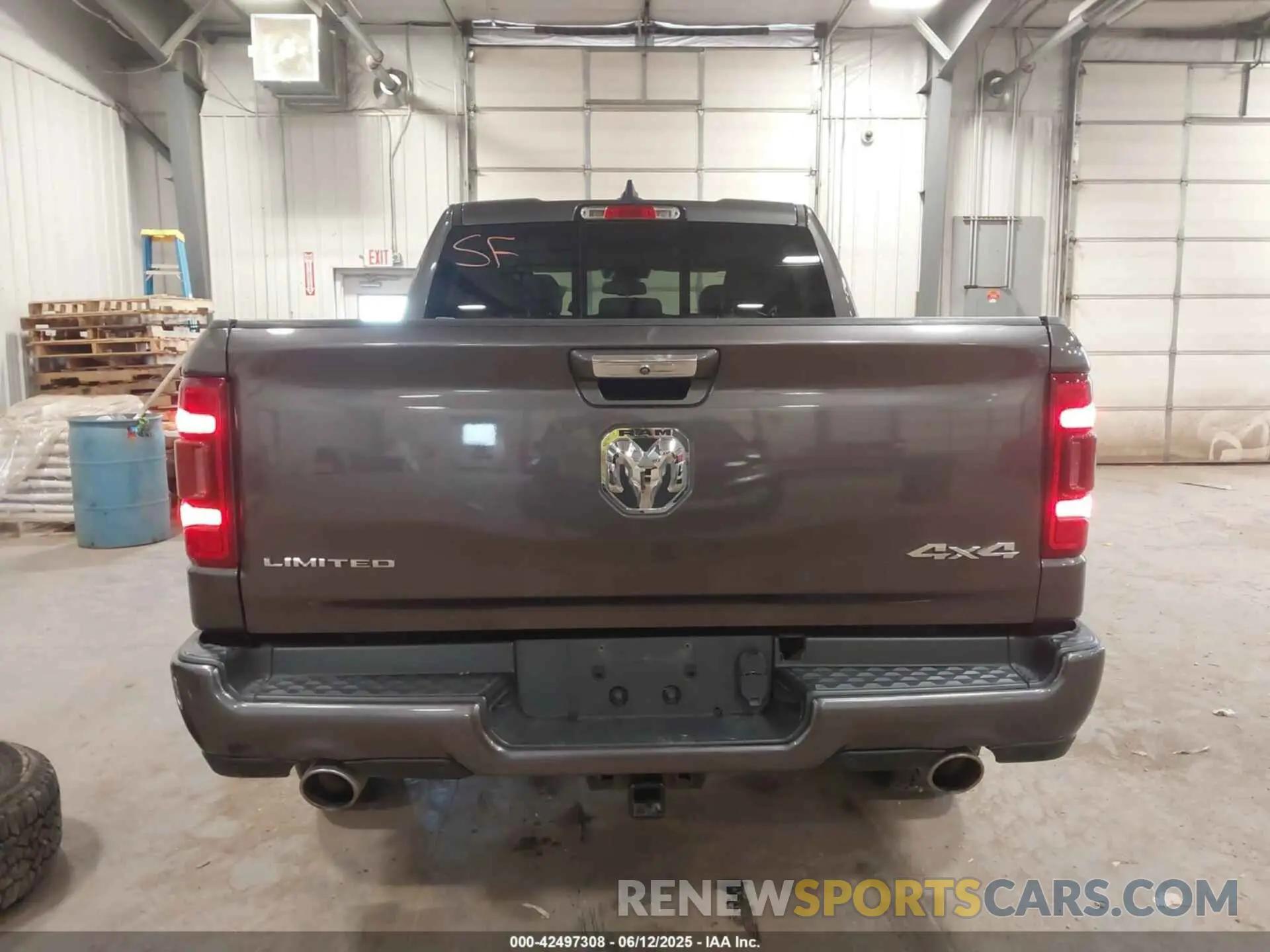 17 Photograph of a damaged car 1C6SRFHT6KN732727 RAM 1500 2019