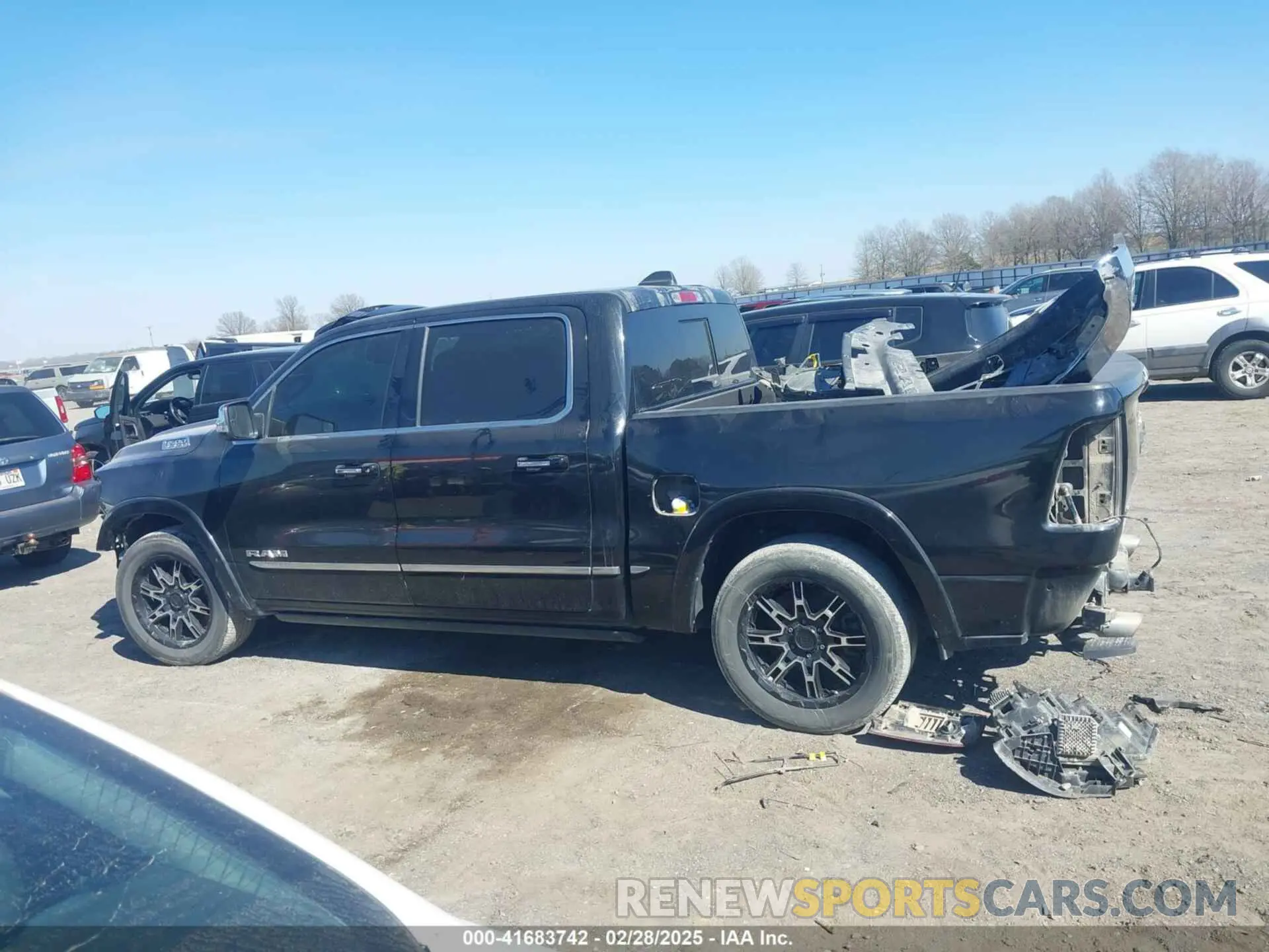 15 Photograph of a damaged car 1C6SRFHT7KN861608 RAM 1500 2019