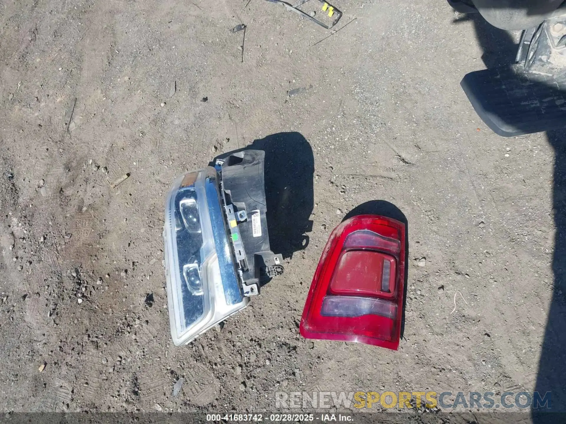 19 Photograph of a damaged car 1C6SRFHT7KN861608 RAM 1500 2019