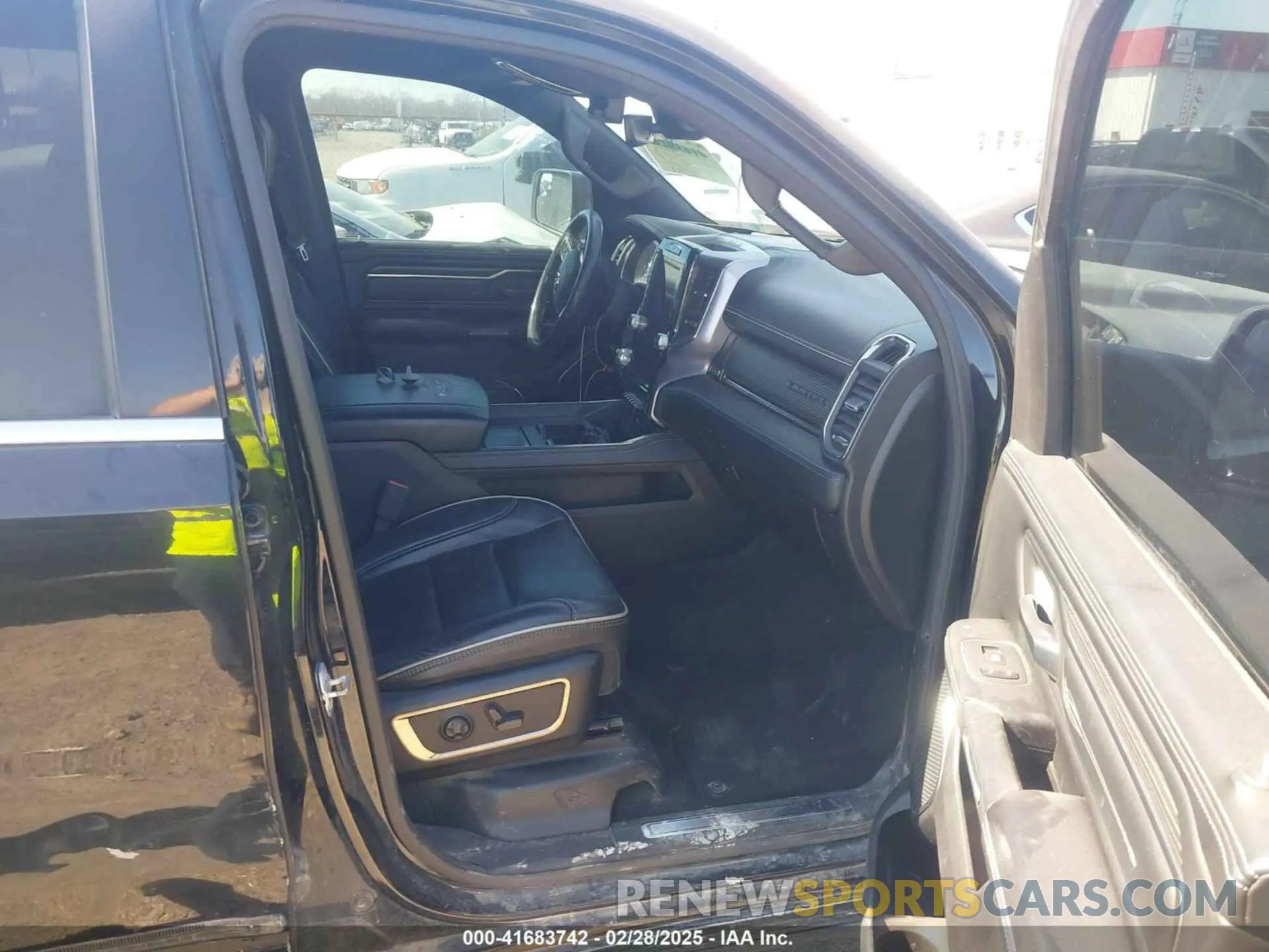 5 Photograph of a damaged car 1C6SRFHT7KN861608 RAM 1500 2019