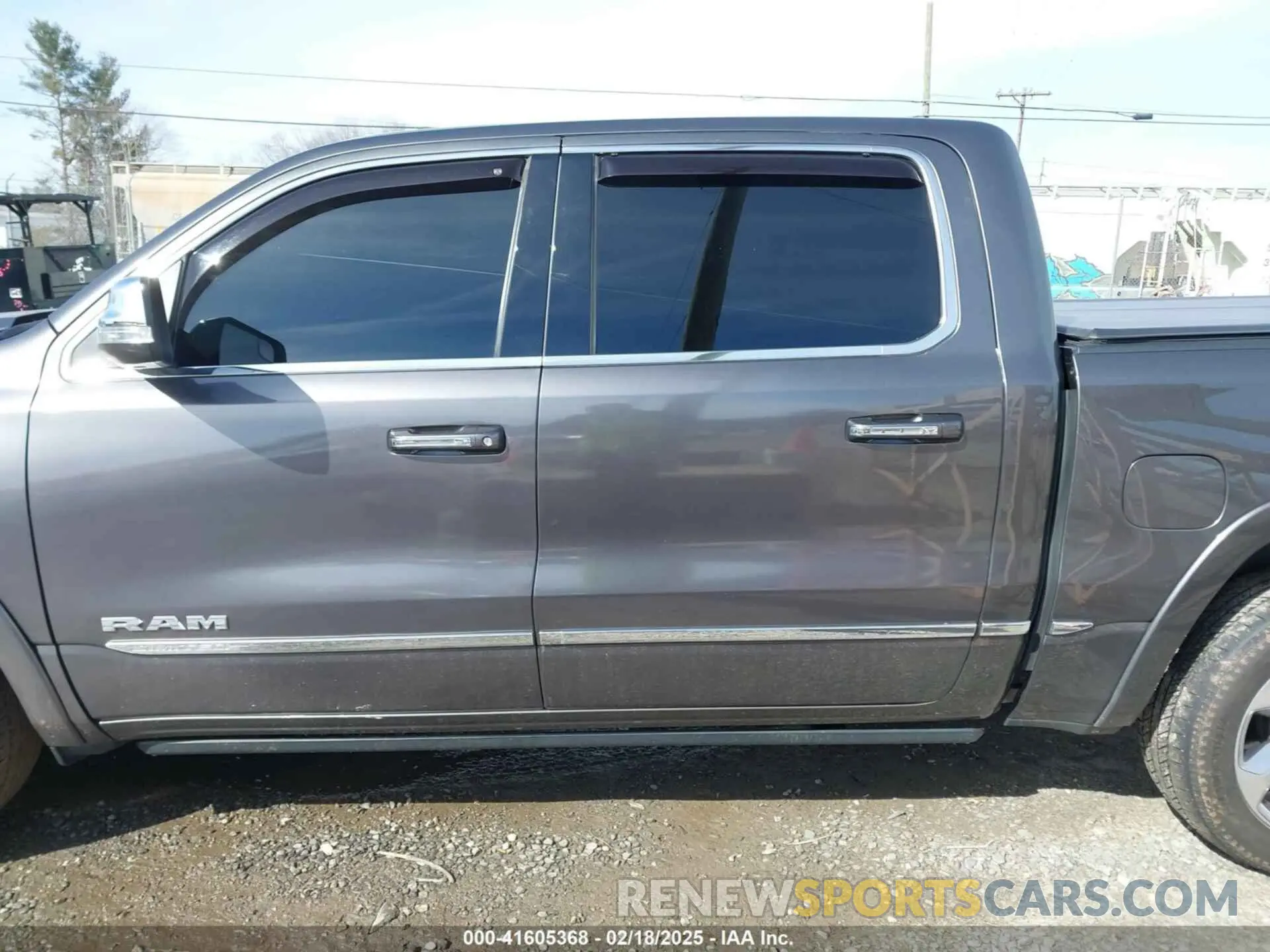 14 Photograph of a damaged car 1C6SRFHT8KN549846 RAM 1500 2019