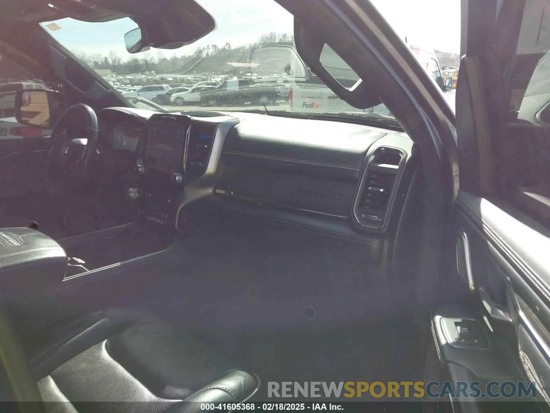 5 Photograph of a damaged car 1C6SRFHT8KN549846 RAM 1500 2019