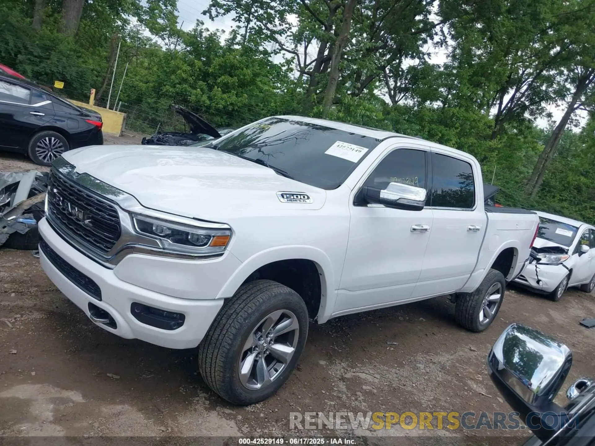 14 Photograph of a damaged car 1C6SRFHT8KN695891 RAM 1500 2019
