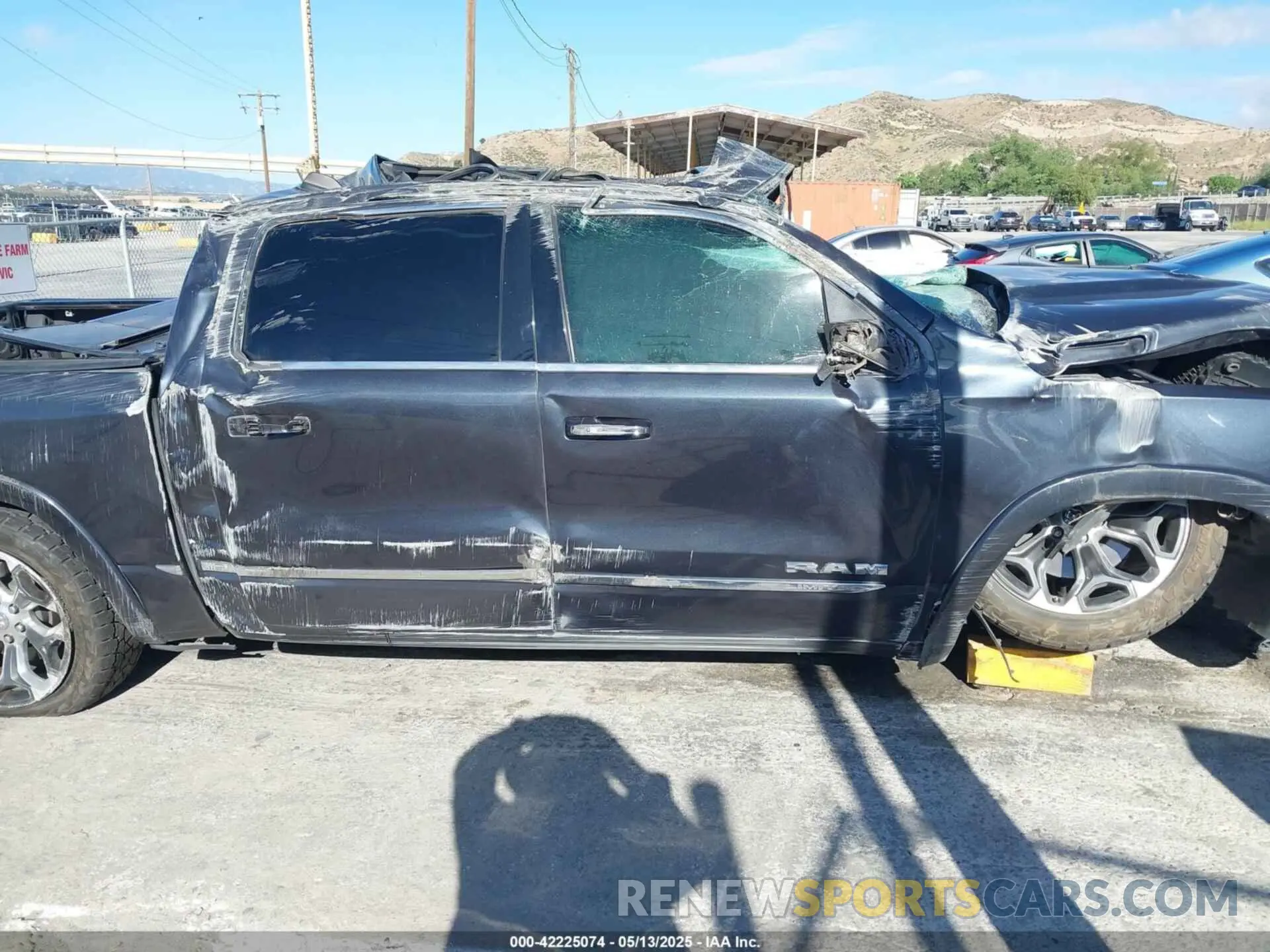 5 Photograph of a damaged car 1C6SRFHT8KN839939 RAM 1500 2019
