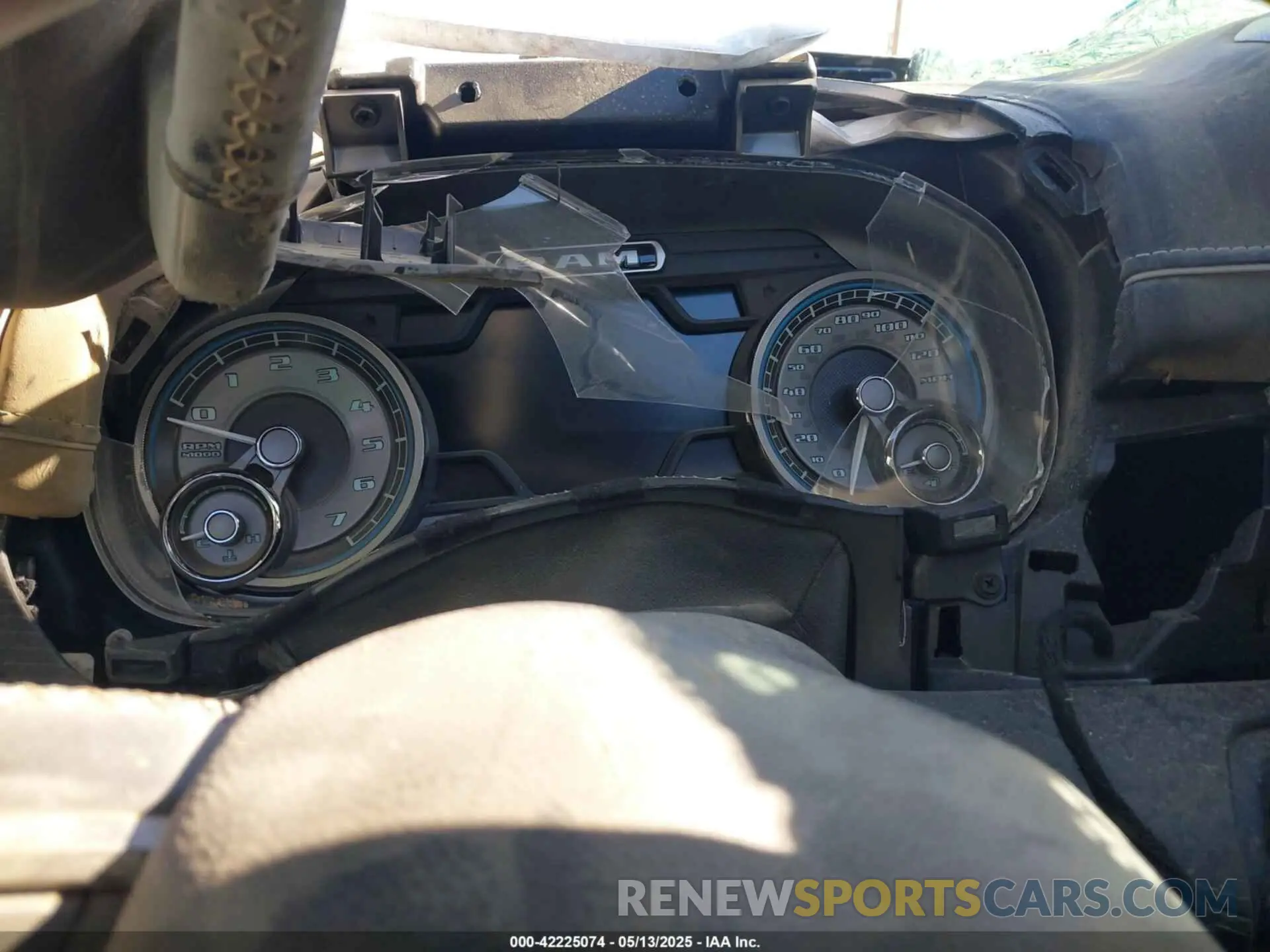 7 Photograph of a damaged car 1C6SRFHT8KN839939 RAM 1500 2019
