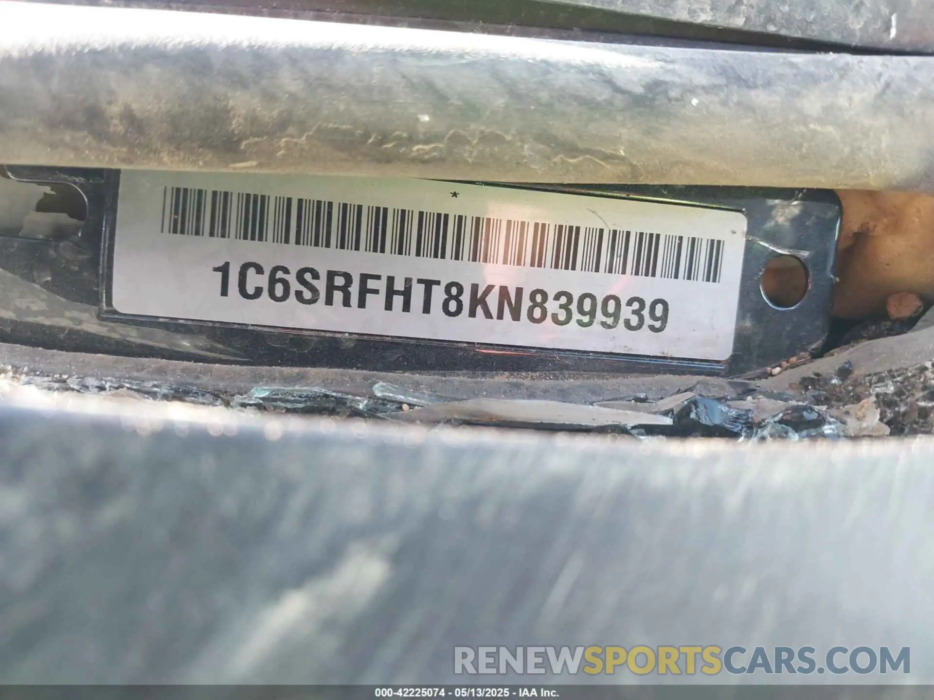 9 Photograph of a damaged car 1C6SRFHT8KN839939 RAM 1500 2019