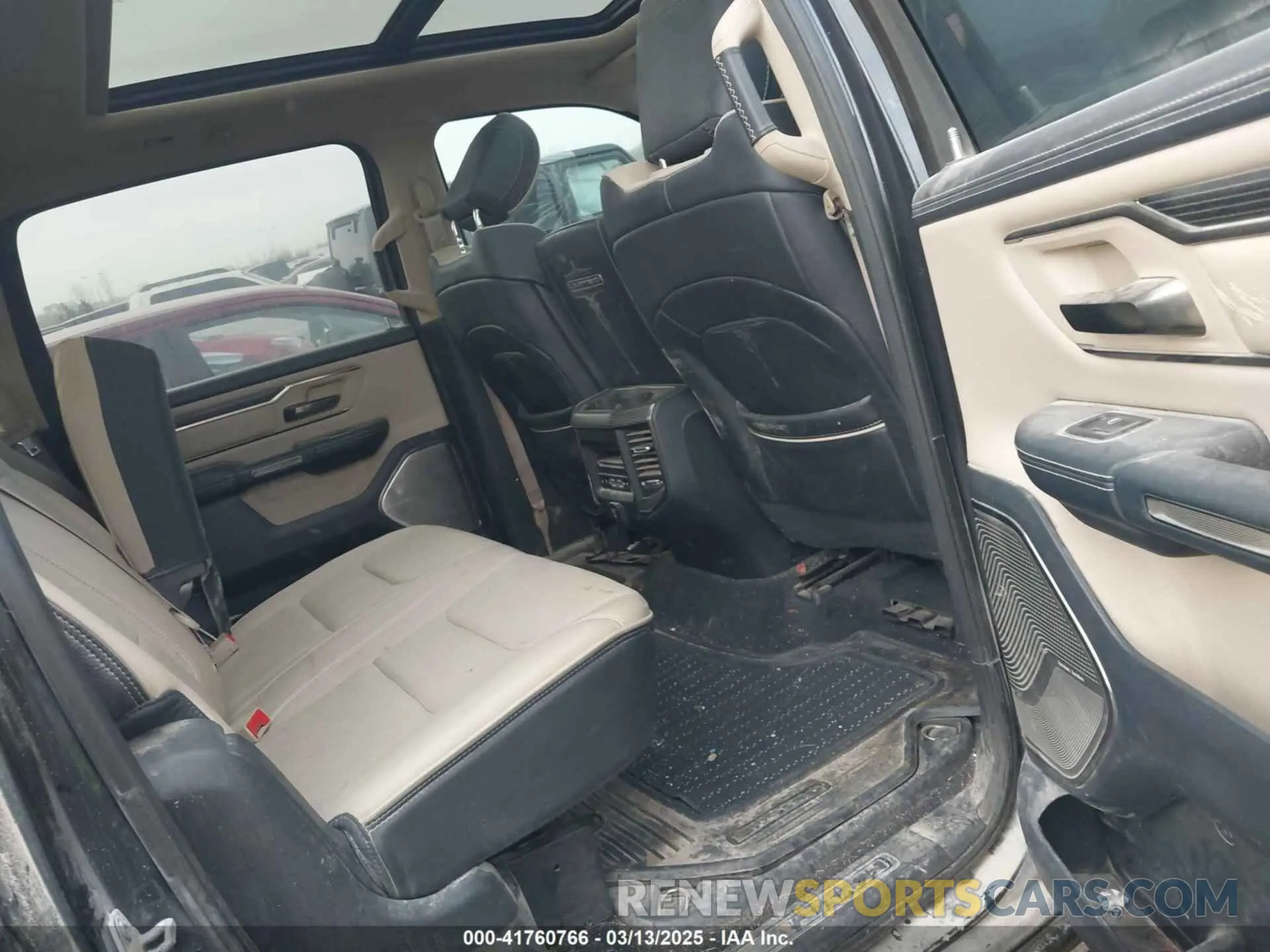 8 Photograph of a damaged car 1C6SRFHT9KN594990 RAM 1500 2019