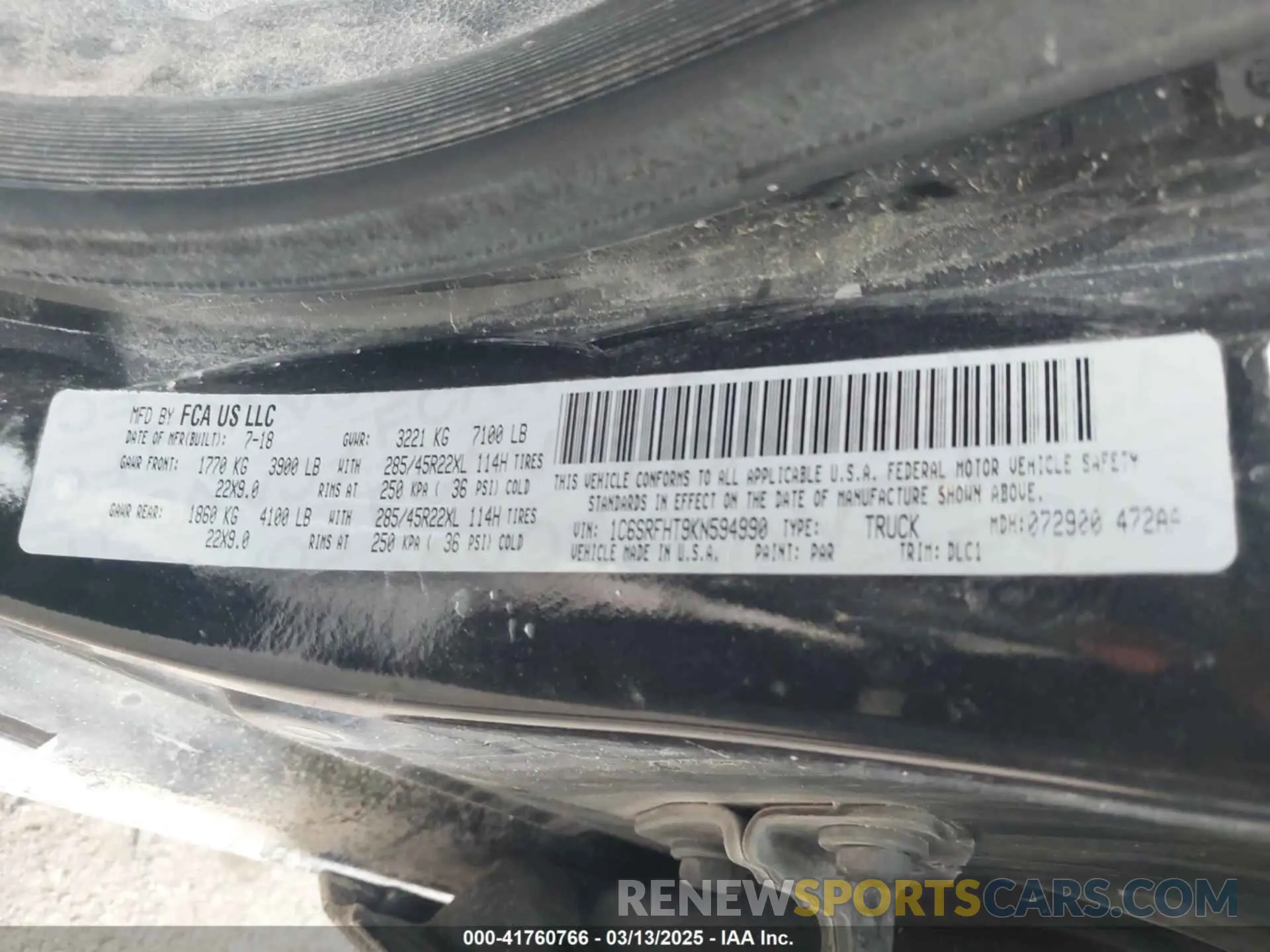 9 Photograph of a damaged car 1C6SRFHT9KN594990 RAM 1500 2019
