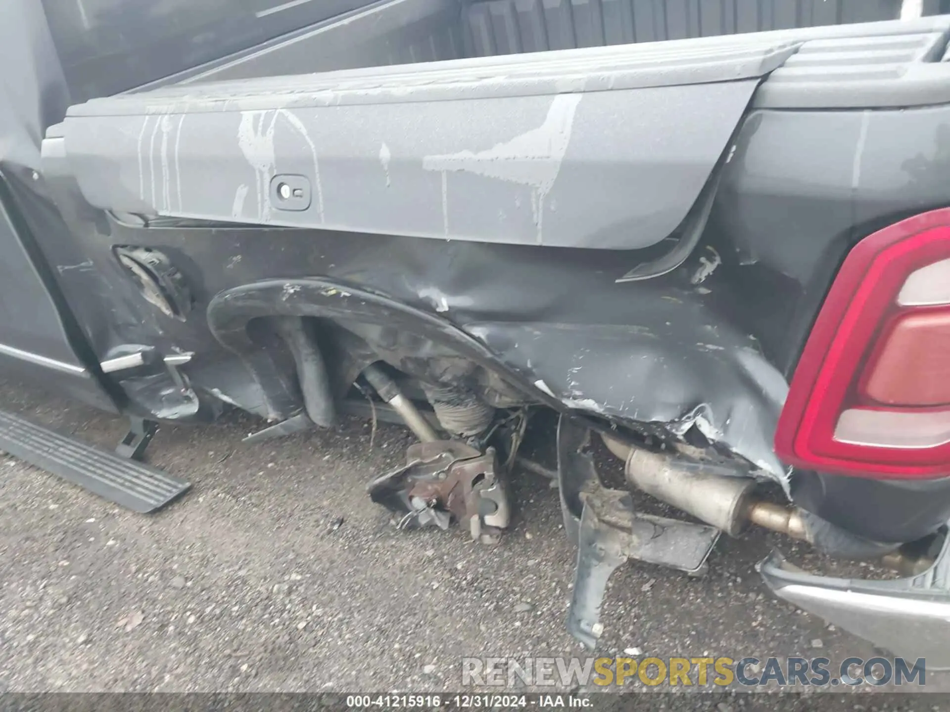 6 Photograph of a damaged car 1C6SRFHT9KN716599 RAM 1500 2019