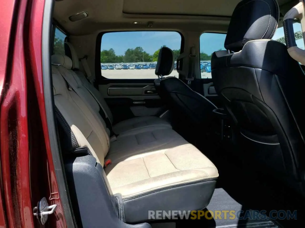 10 Photograph of a damaged car 1C6SRFHTXKN615586 RAM 1500 2019