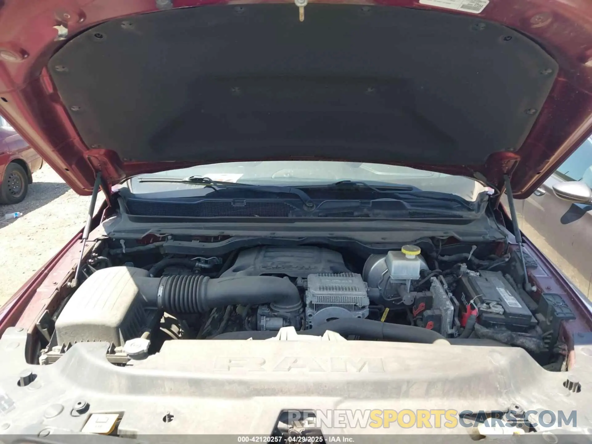 10 Photograph of a damaged car 1C6SRFJT0KN612643 RAM 1500 2019