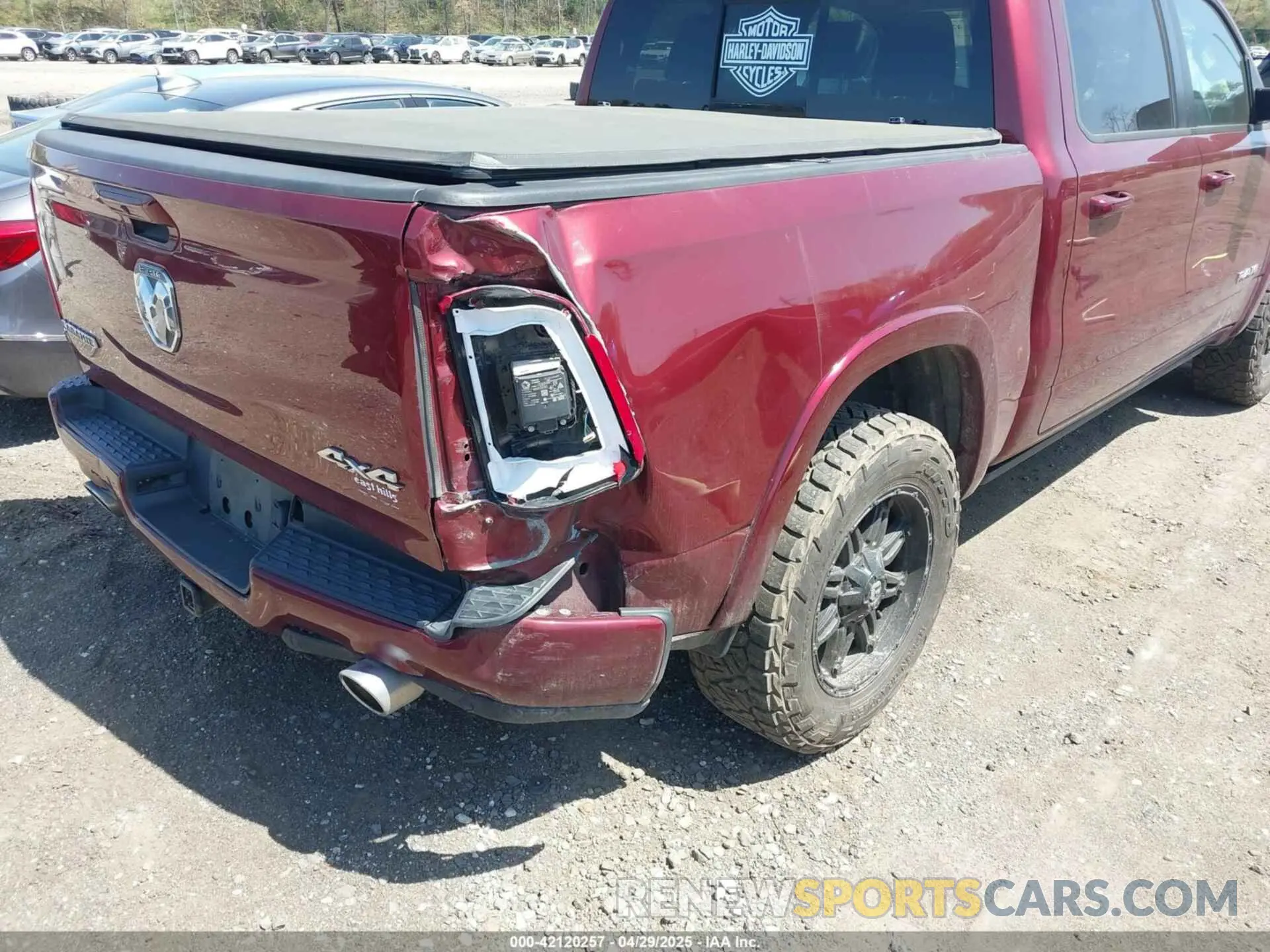 6 Photograph of a damaged car 1C6SRFJT0KN612643 RAM 1500 2019