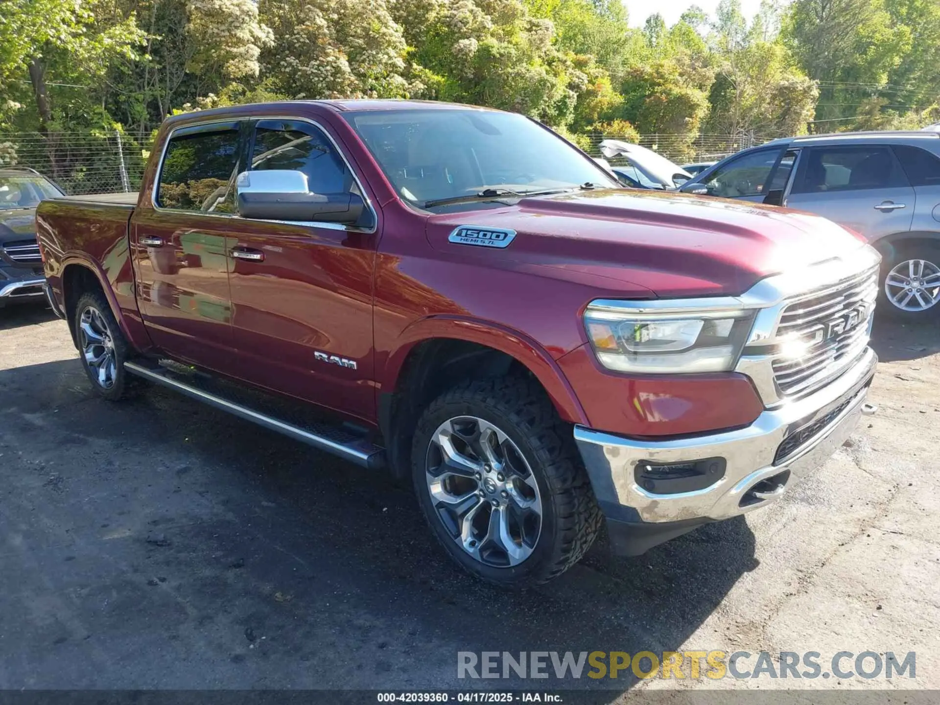 1 Photograph of a damaged car 1C6SRFJT0KN913851 RAM 1500 2019