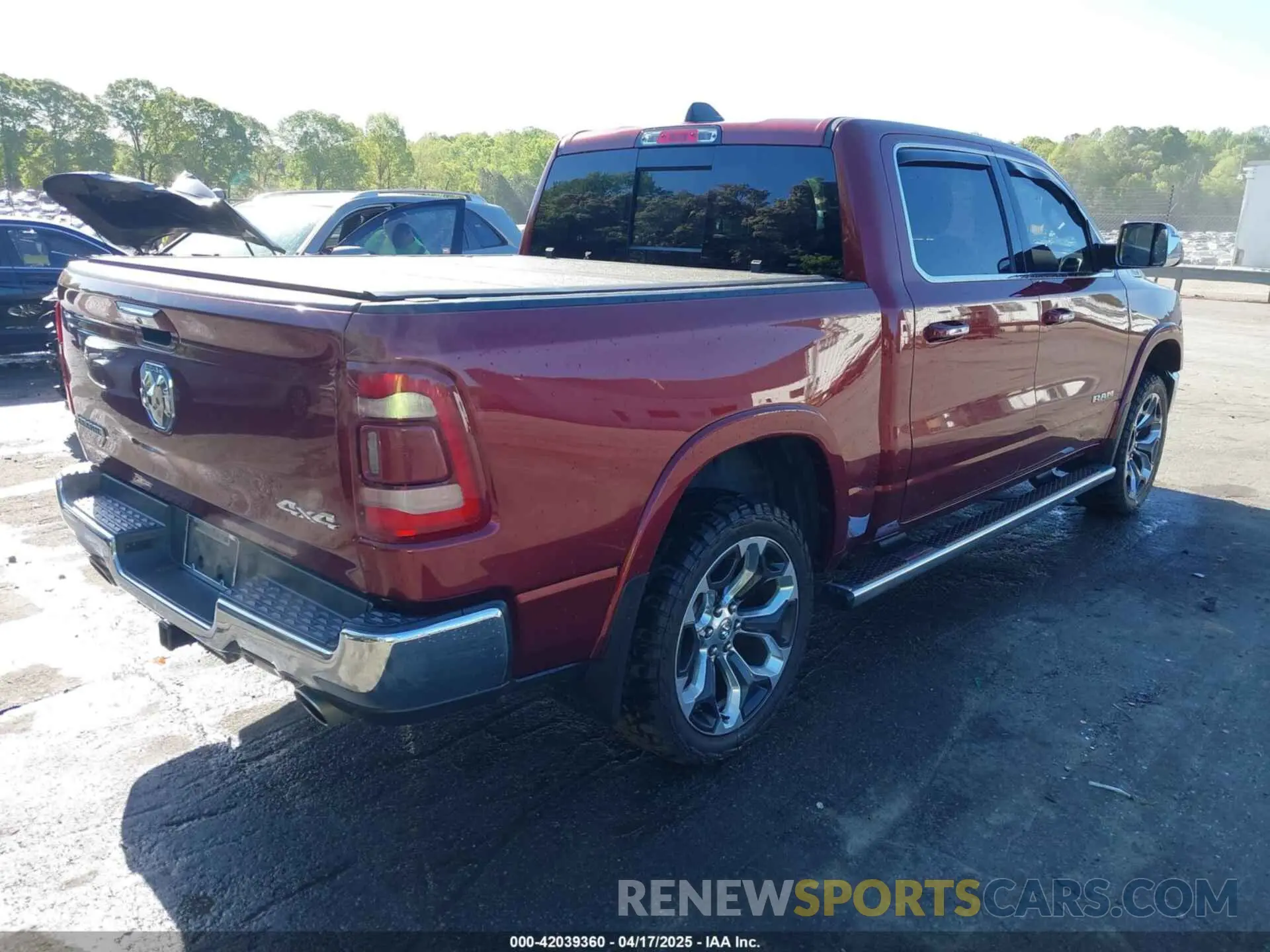 4 Photograph of a damaged car 1C6SRFJT0KN913851 RAM 1500 2019