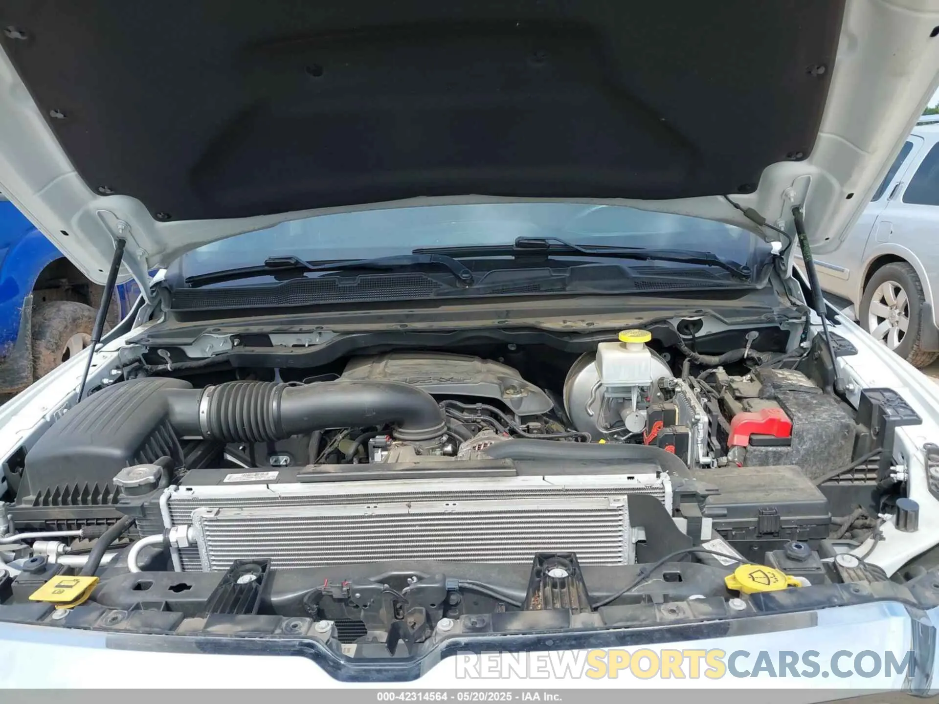 10 Photograph of a damaged car 1C6SRFJT0KN924638 RAM 1500 2019