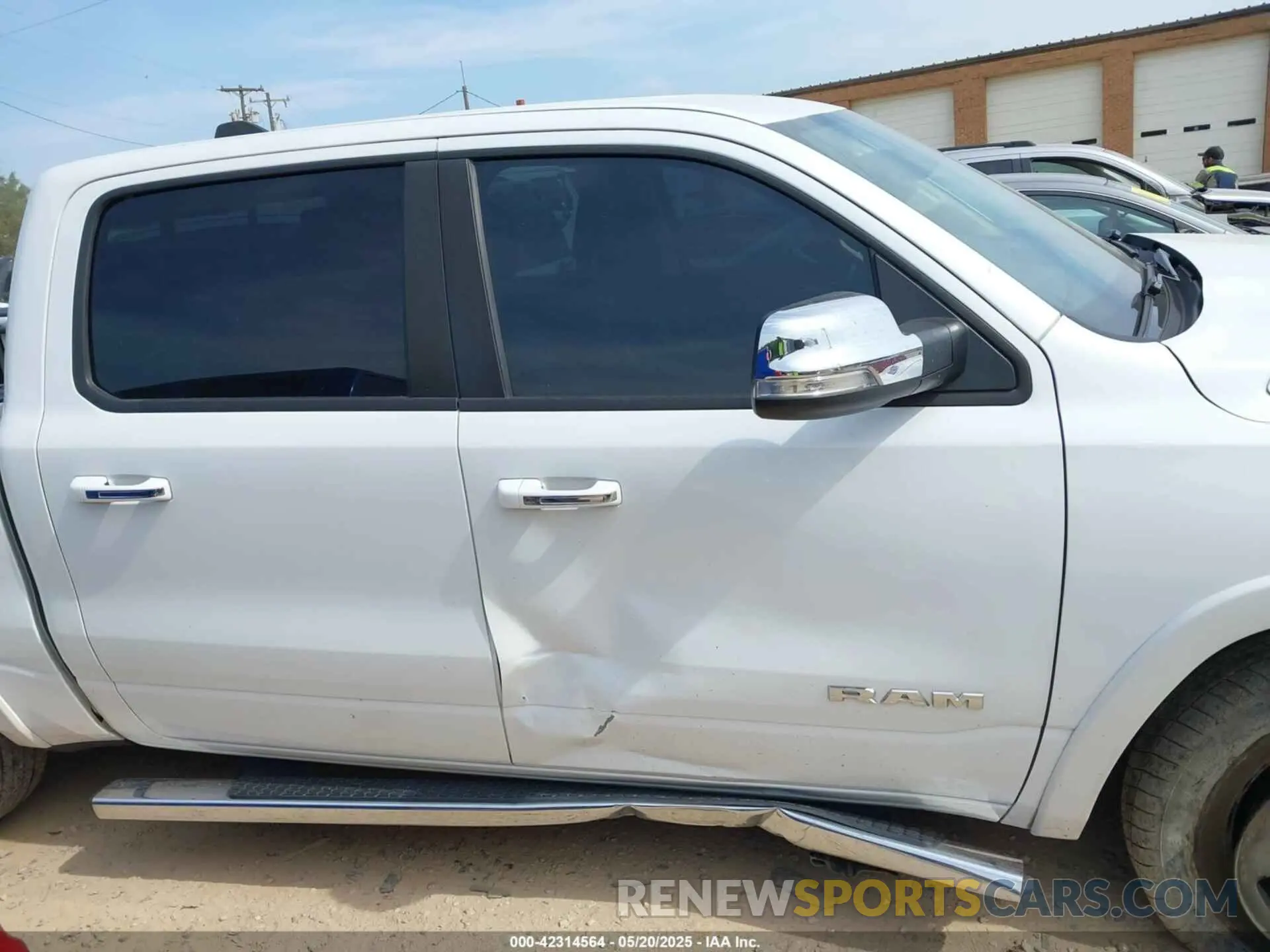13 Photograph of a damaged car 1C6SRFJT0KN924638 RAM 1500 2019