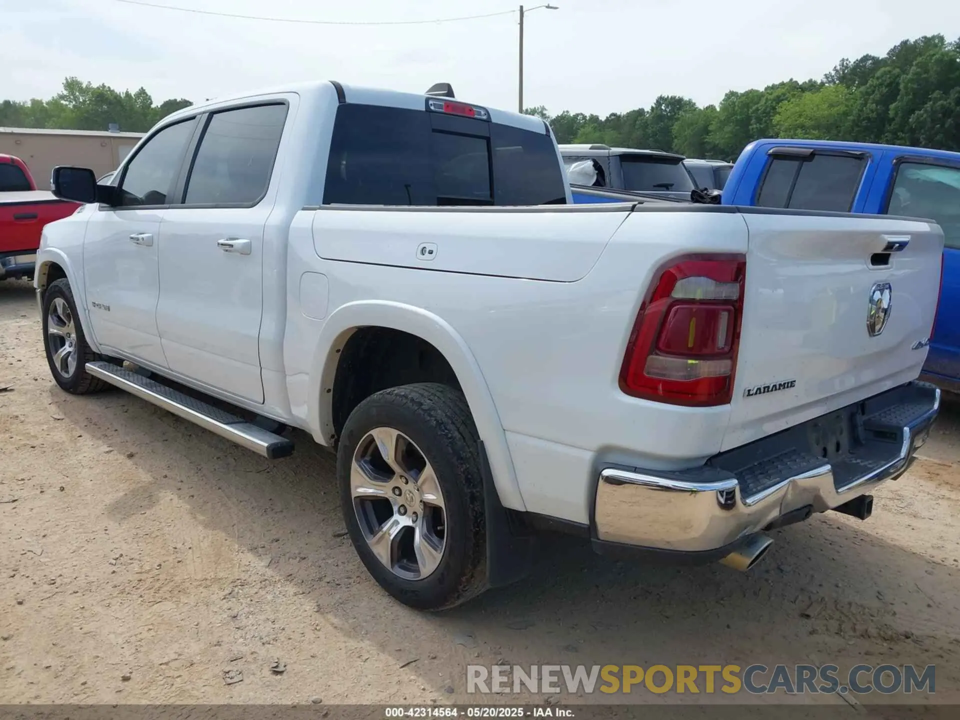 3 Photograph of a damaged car 1C6SRFJT0KN924638 RAM 1500 2019
