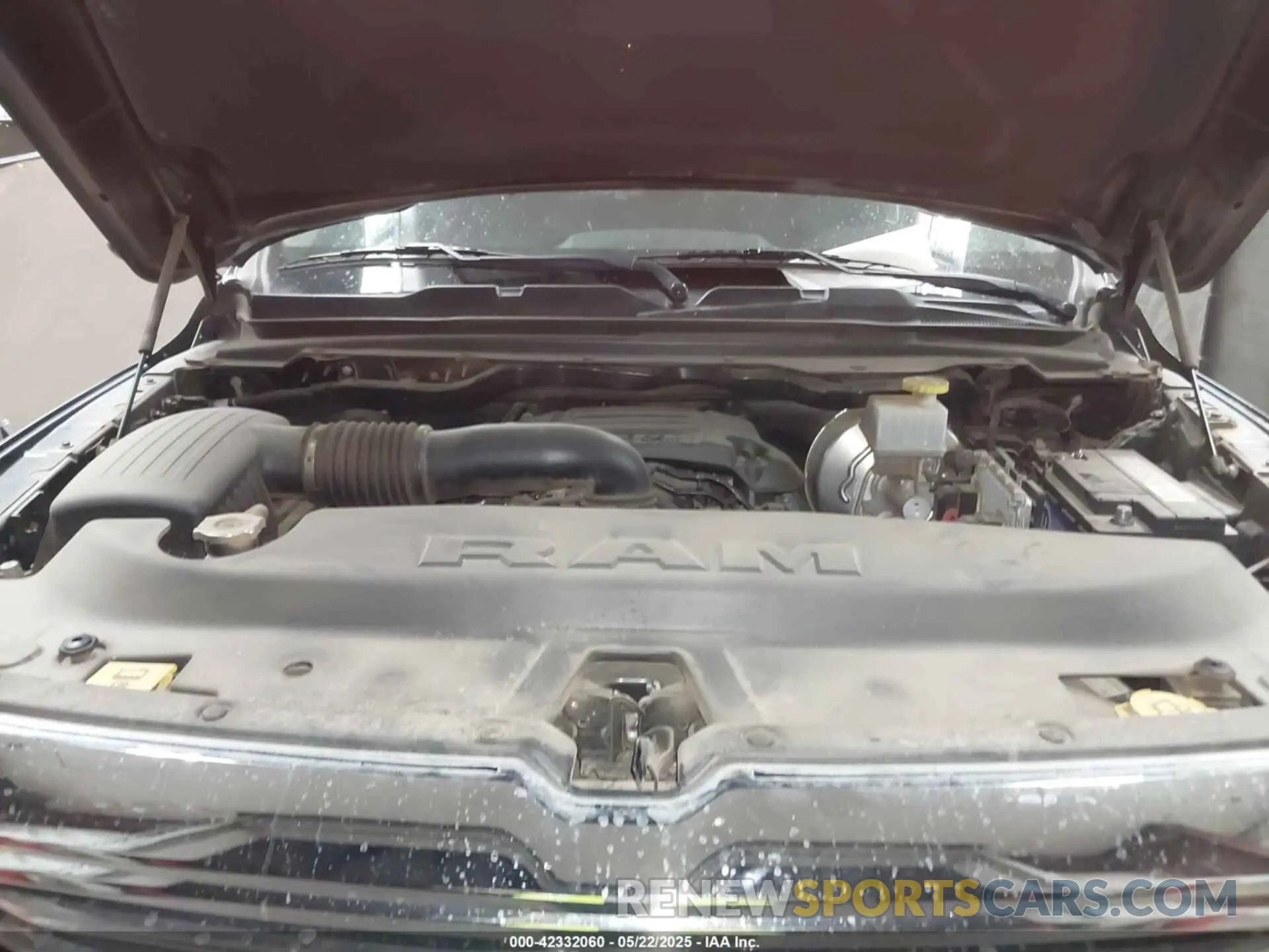 10 Photograph of a damaged car 1C6SRFJT1KN517279 RAM 1500 2019