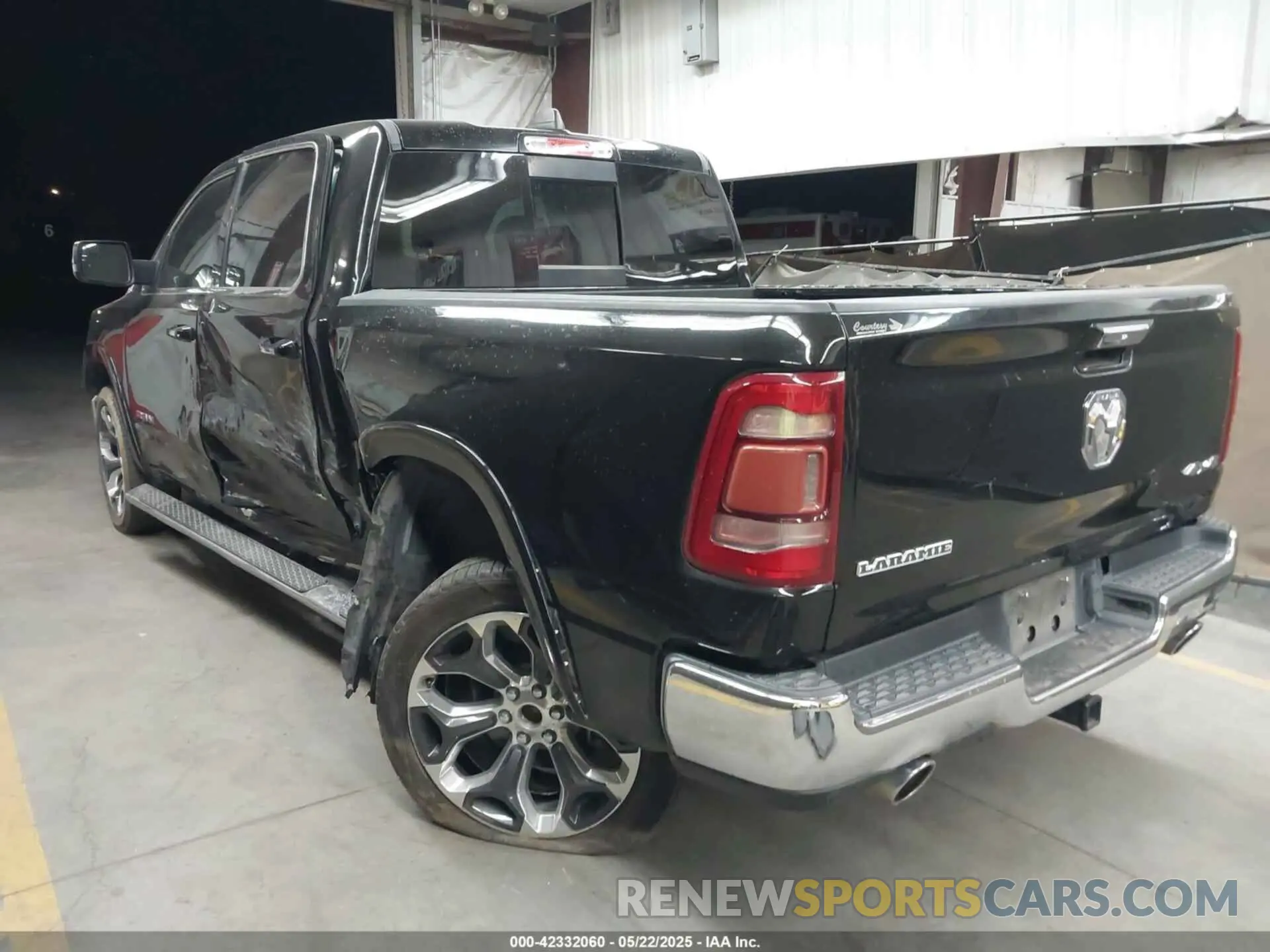 3 Photograph of a damaged car 1C6SRFJT1KN517279 RAM 1500 2019