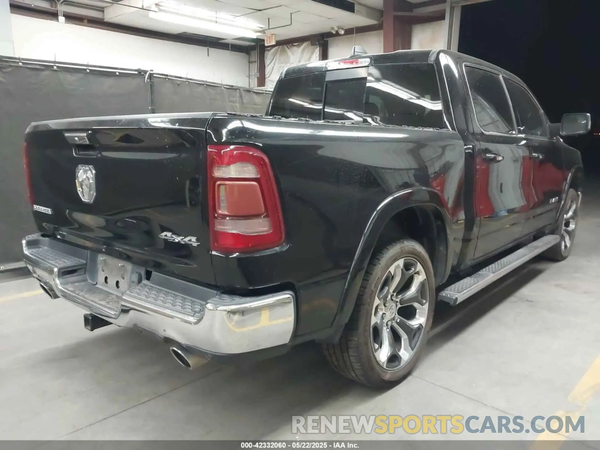 4 Photograph of a damaged car 1C6SRFJT1KN517279 RAM 1500 2019