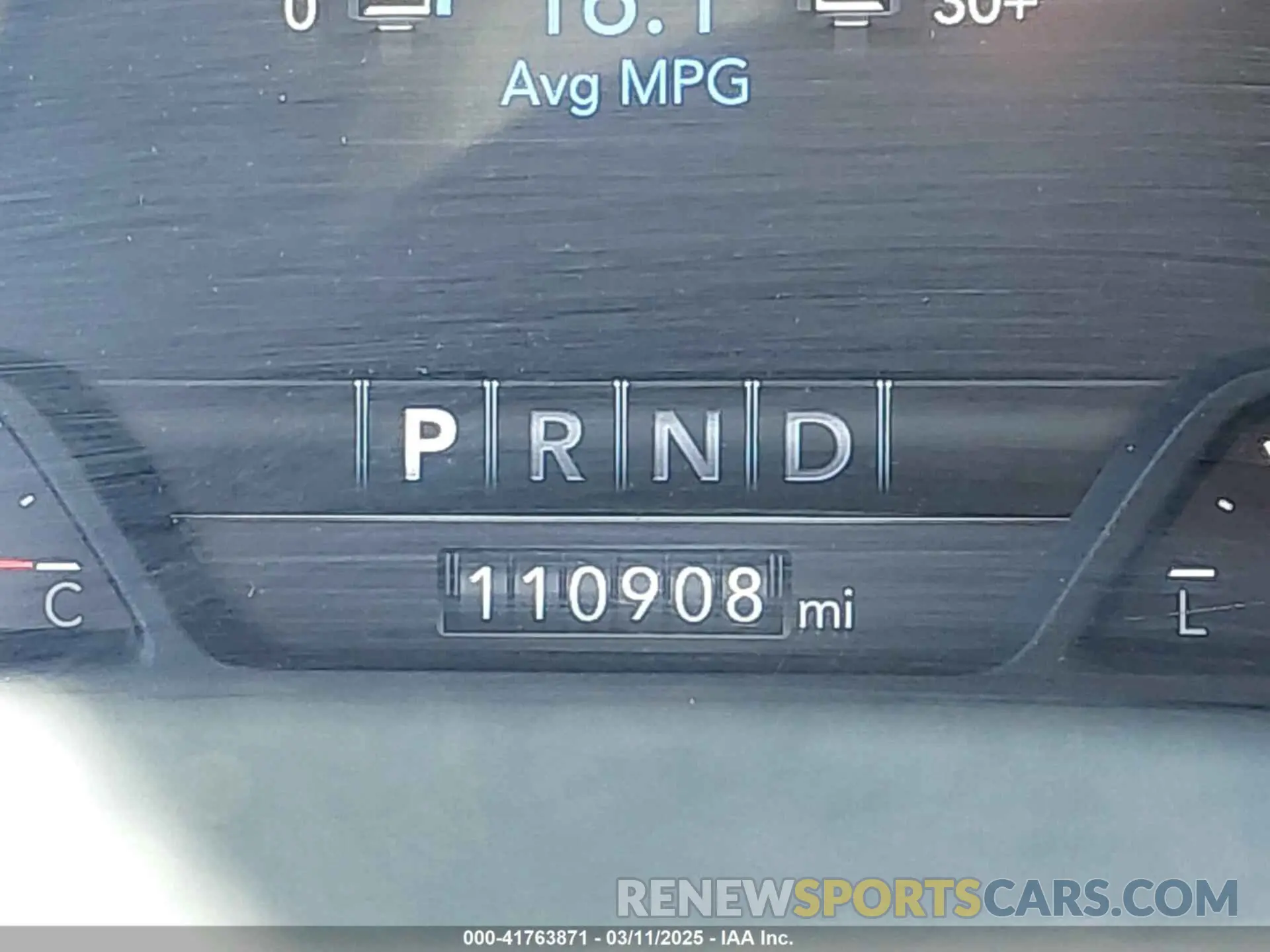 16 Photograph of a damaged car 1C6SRFJT1KN611808 RAM 1500 2019