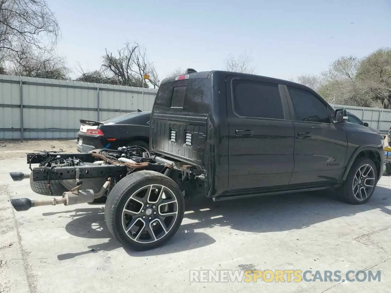 3 Photograph of a damaged car 1C6SRFJT1KN632903 RAM 1500 2019