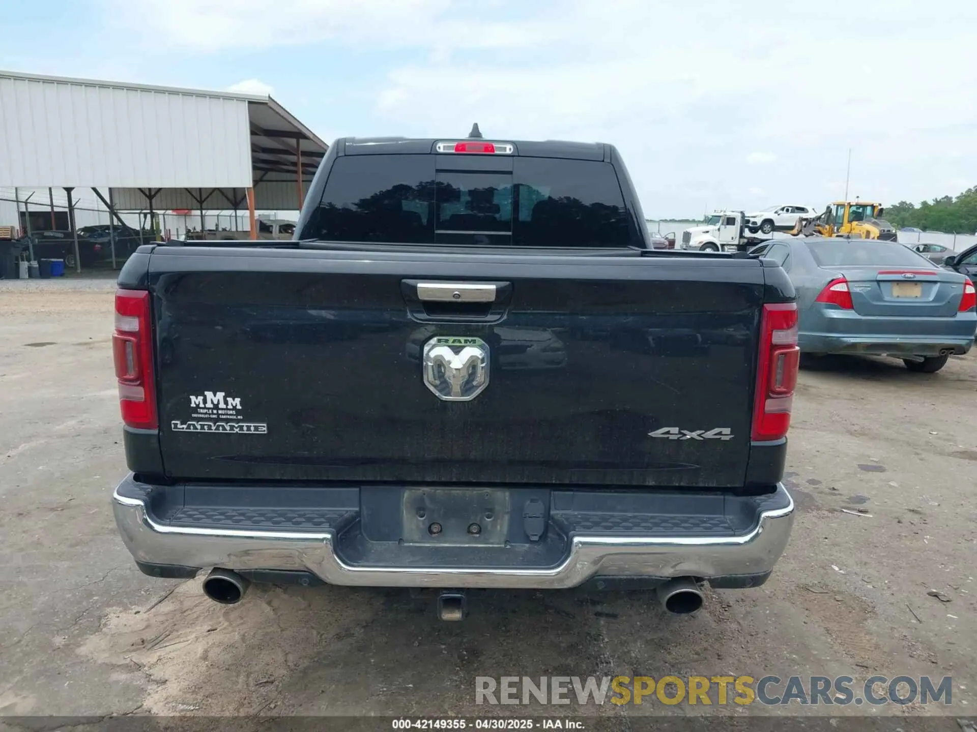 16 Photograph of a damaged car 1C6SRFJT1KN691482 RAM 1500 2019