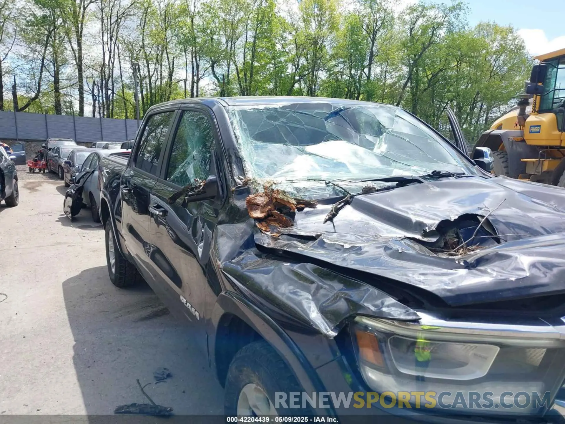 6 Photograph of a damaged car 1C6SRFJT1KN725291 RAM 1500 2019