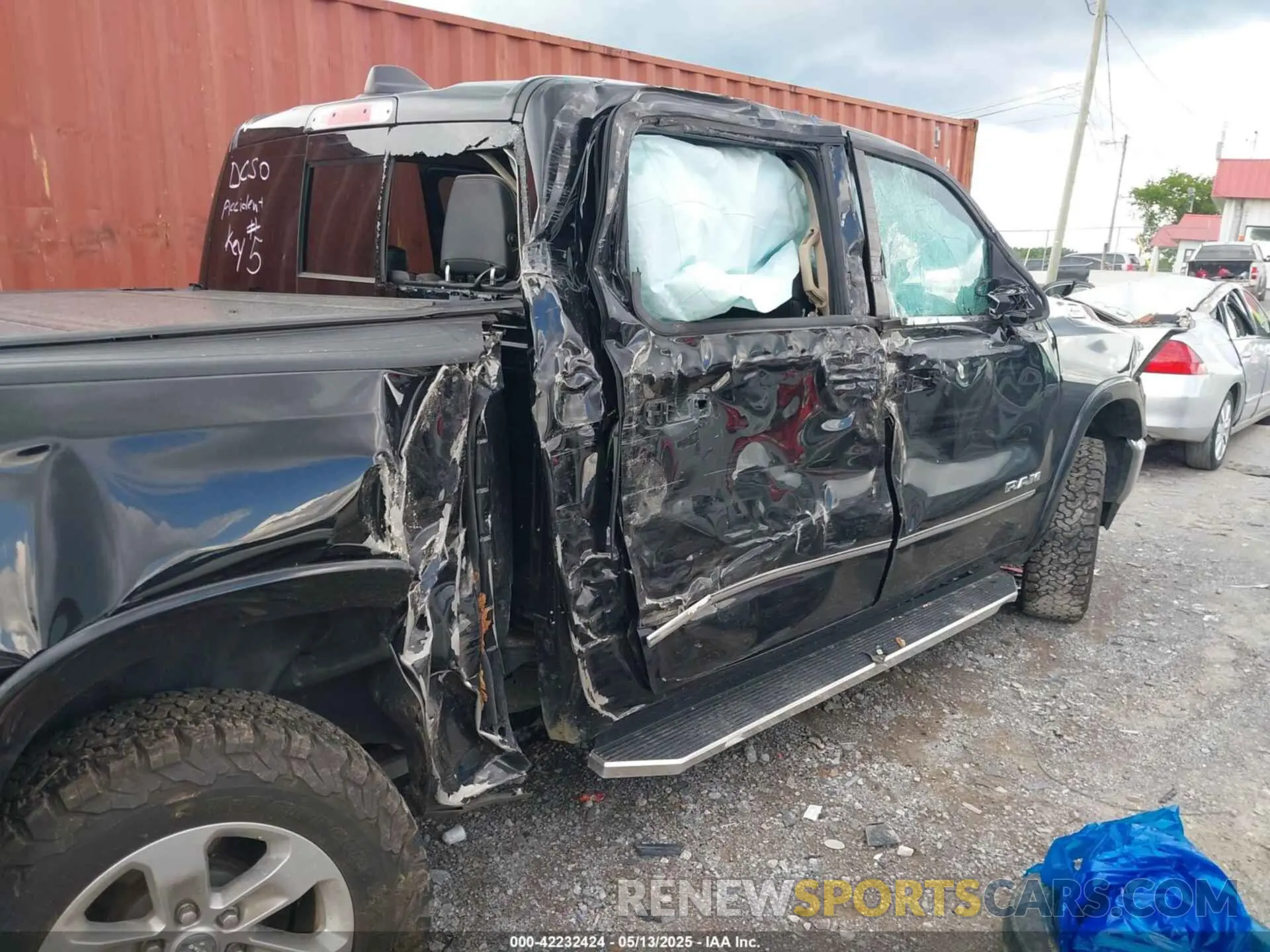 6 Photograph of a damaged car 1C6SRFJT2KN691894 RAM 1500 2019