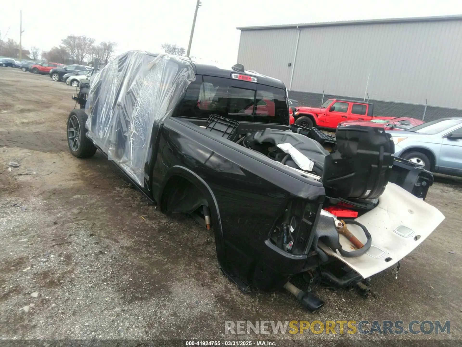 3 Photograph of a damaged car 1C6SRFJT2KN772541 RAM 1500 2019