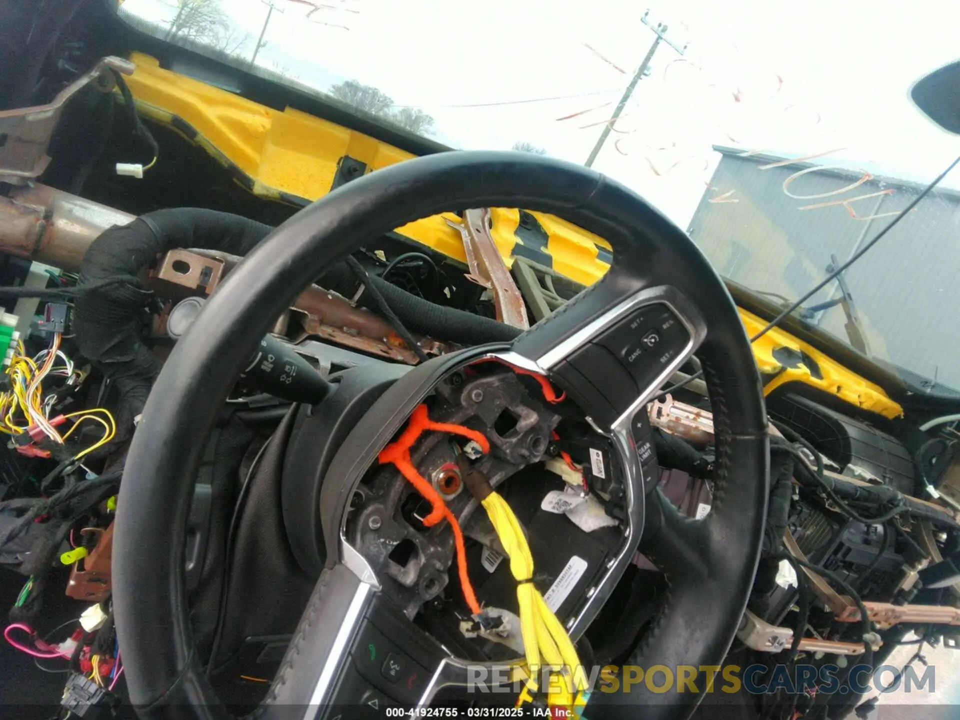 7 Photograph of a damaged car 1C6SRFJT2KN772541 RAM 1500 2019