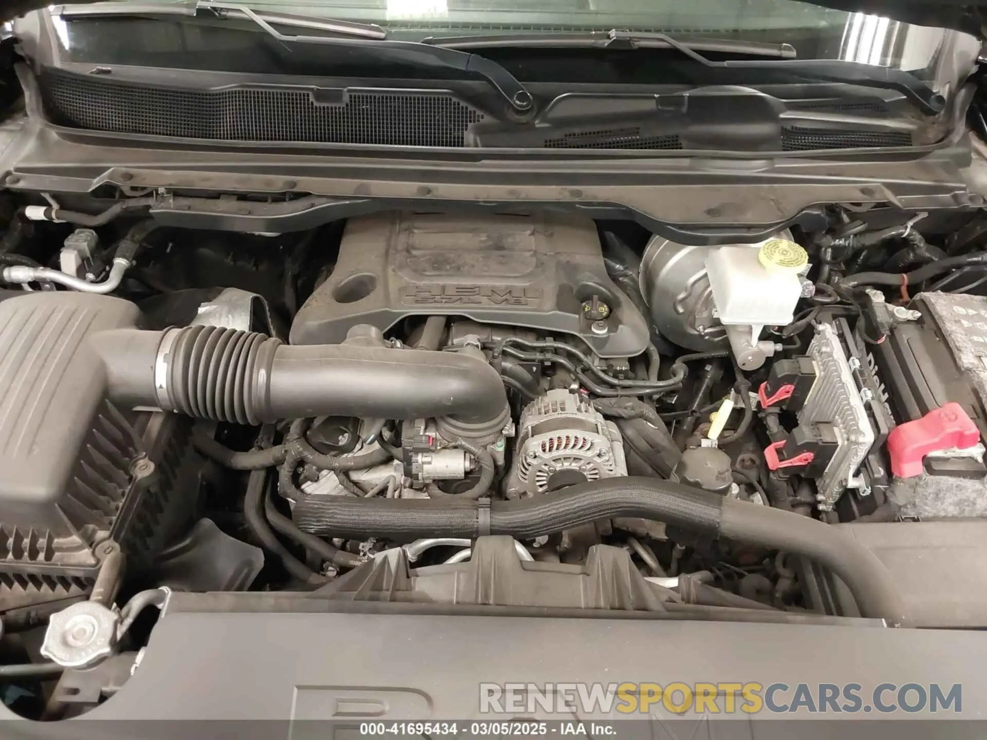 10 Photograph of a damaged car 1C6SRFJT3KN553829 RAM 1500 2019
