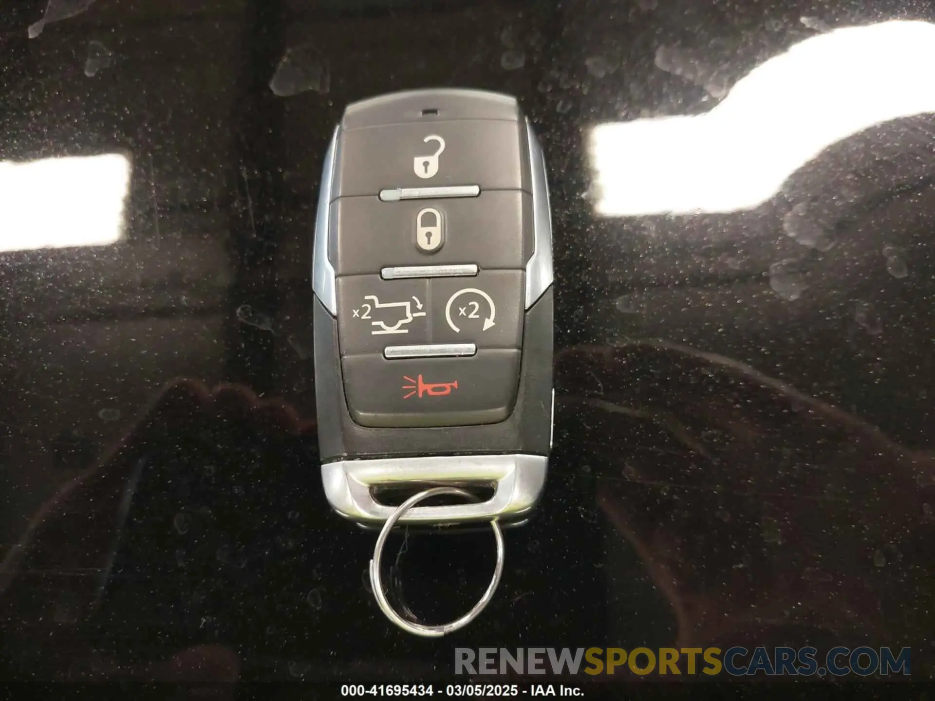 11 Photograph of a damaged car 1C6SRFJT3KN553829 RAM 1500 2019