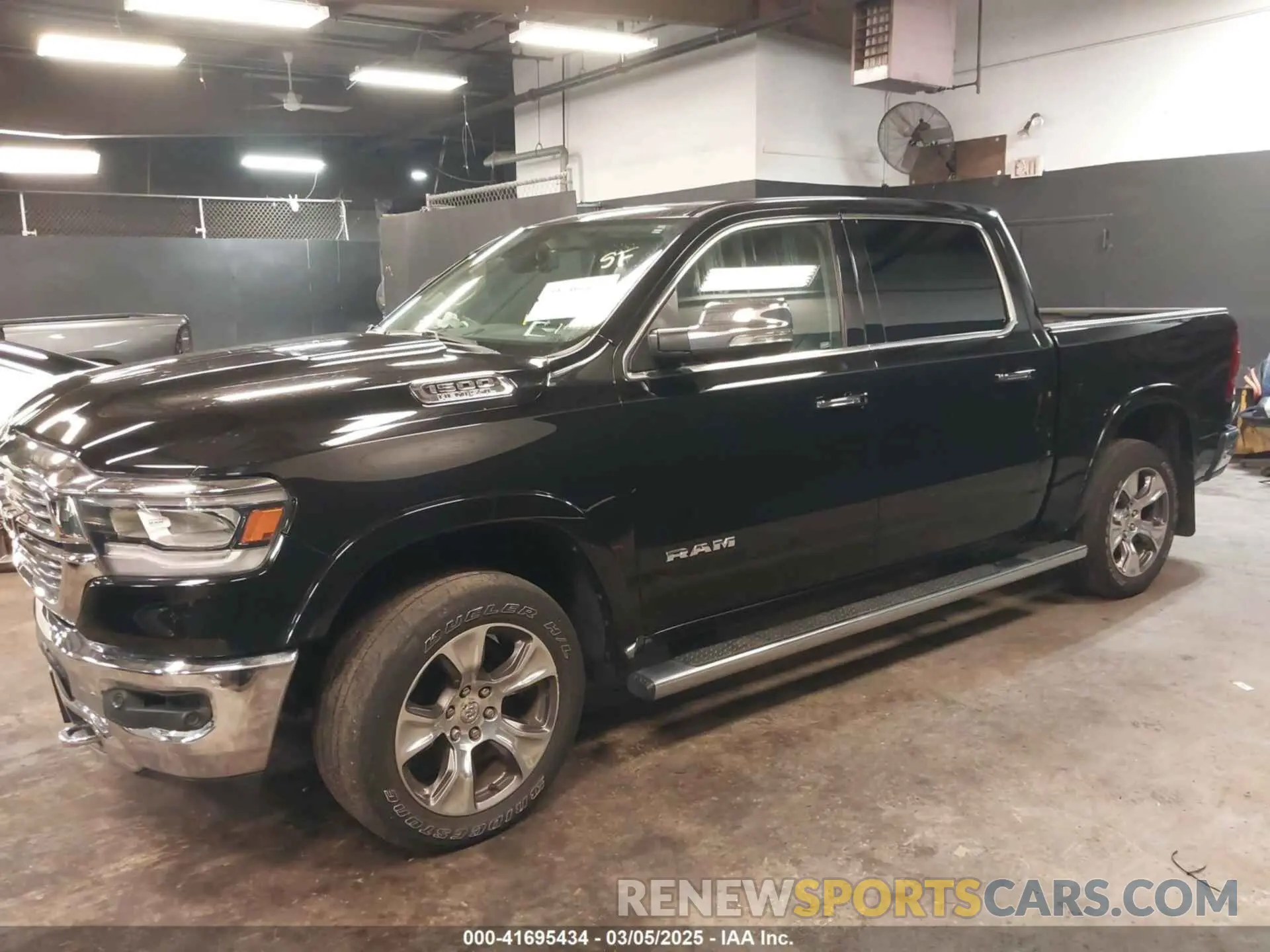 14 Photograph of a damaged car 1C6SRFJT3KN553829 RAM 1500 2019