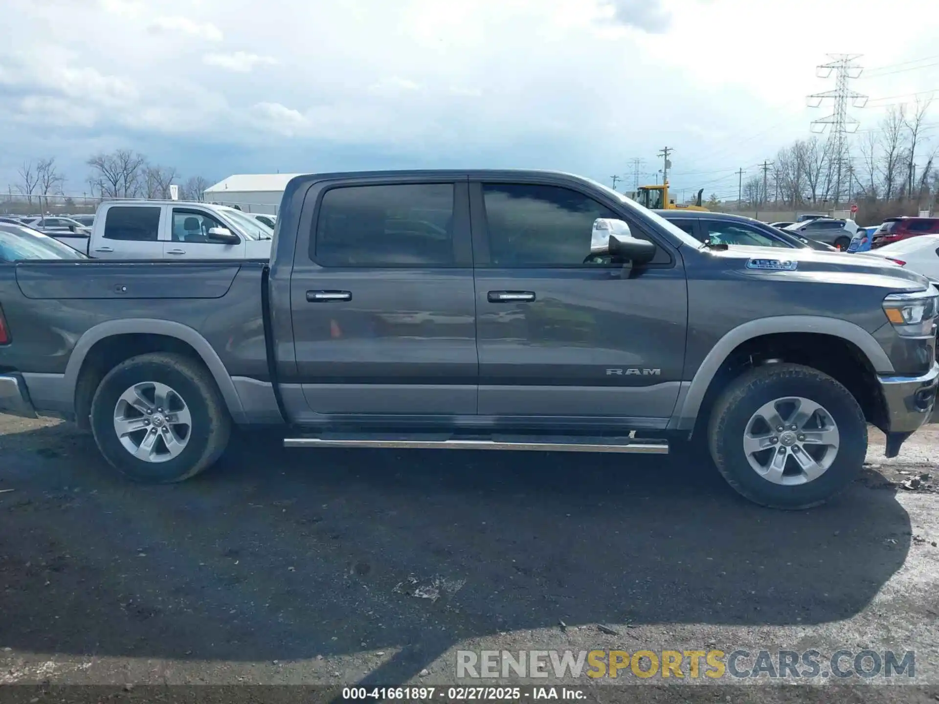 13 Photograph of a damaged car 1C6SRFJT3KN598804 RAM 1500 2019