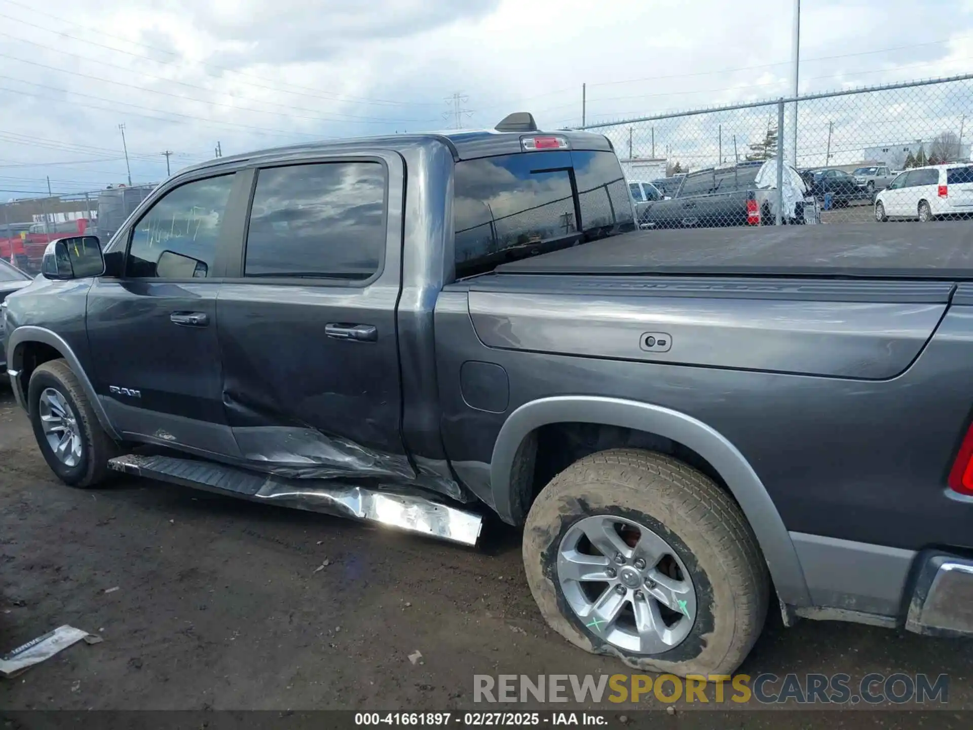 14 Photograph of a damaged car 1C6SRFJT3KN598804 RAM 1500 2019