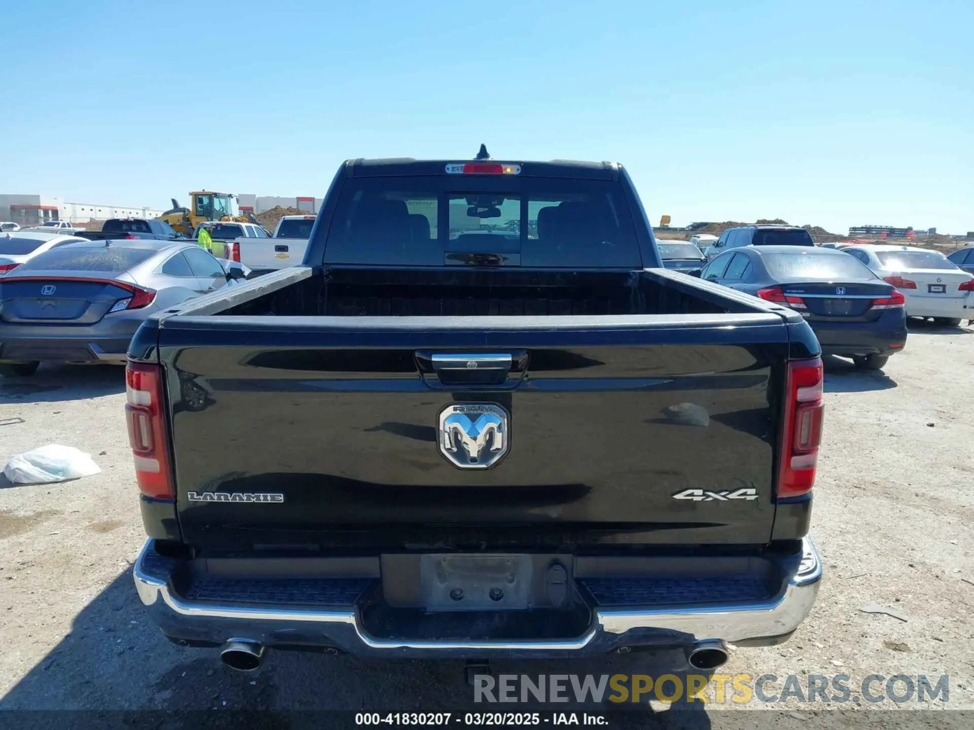 16 Photograph of a damaged car 1C6SRFJT3KN623670 RAM 1500 2019