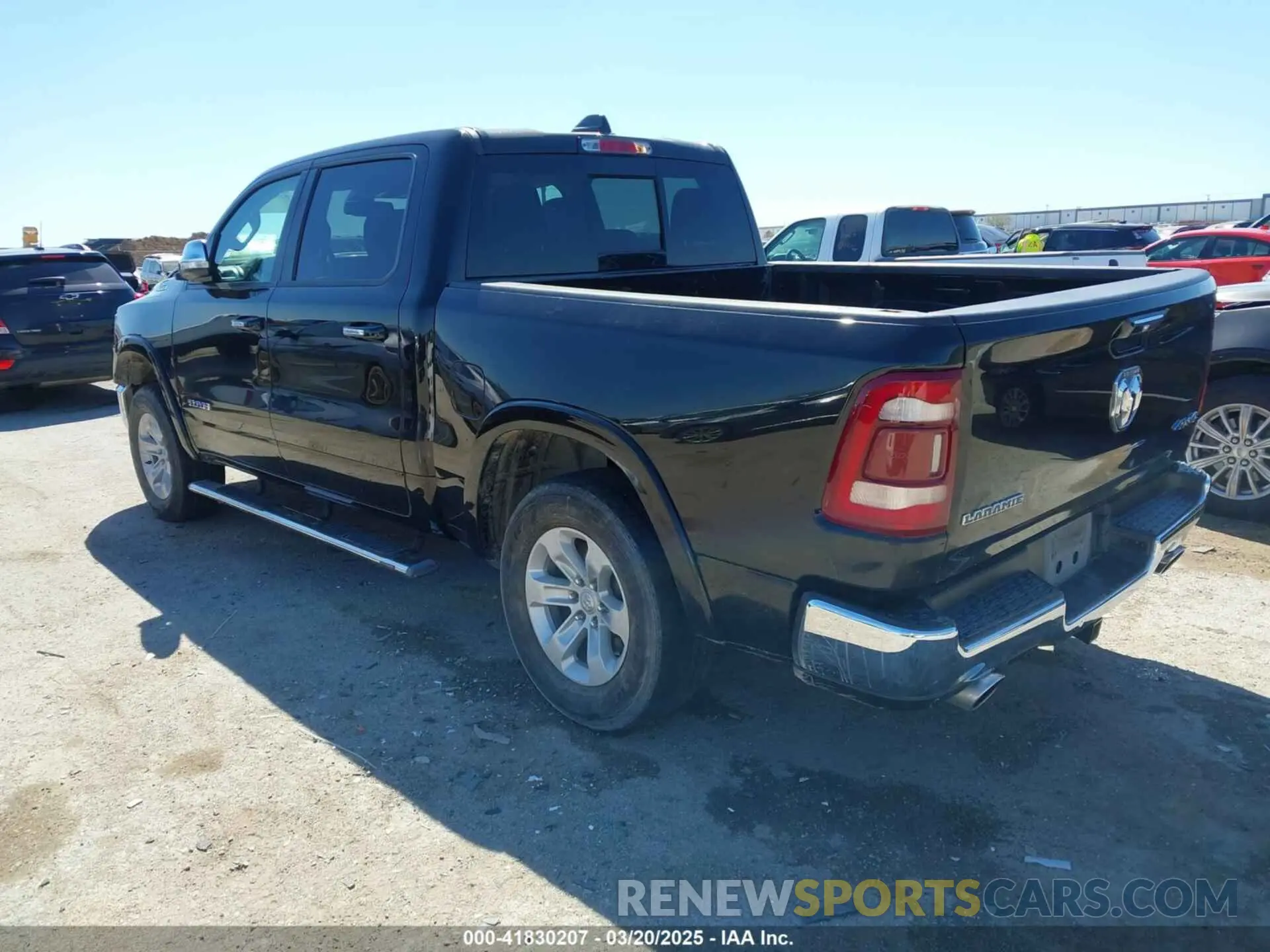 3 Photograph of a damaged car 1C6SRFJT3KN623670 RAM 1500 2019