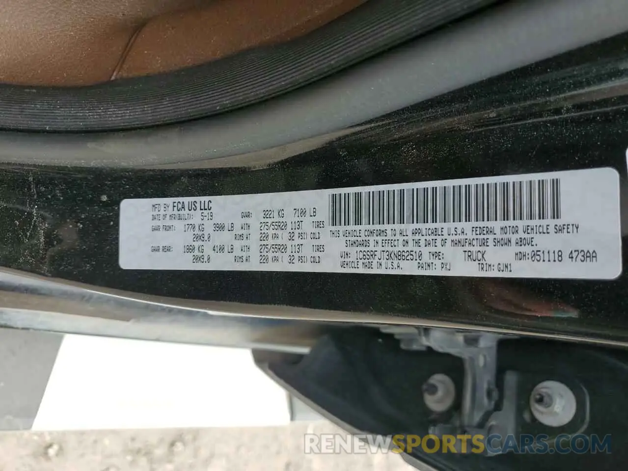 12 Photograph of a damaged car 1C6SRFJT3KN862510 RAM 1500 2019