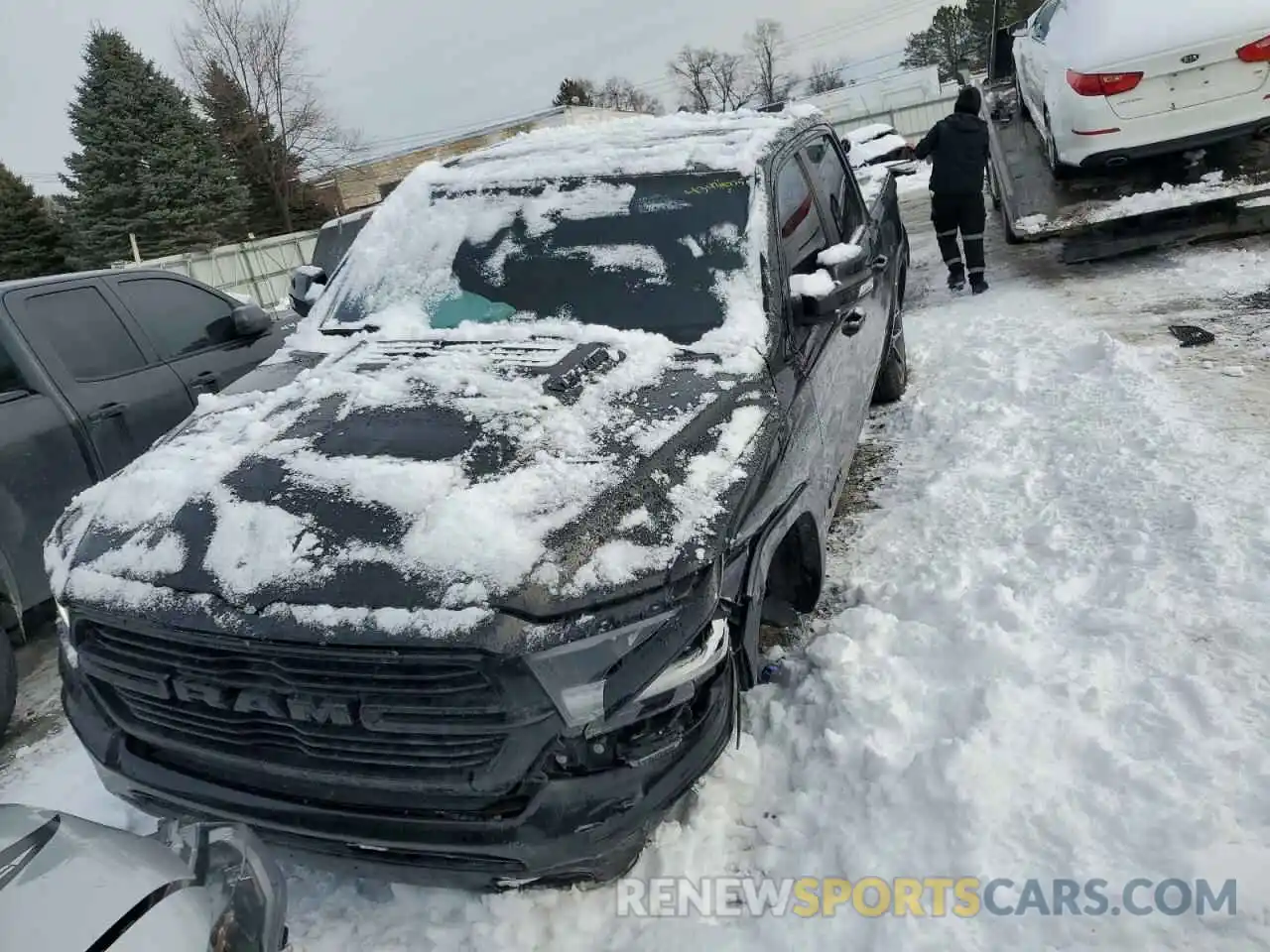 5 Photograph of a damaged car 1C6SRFJT4KN610944 RAM 1500 2019