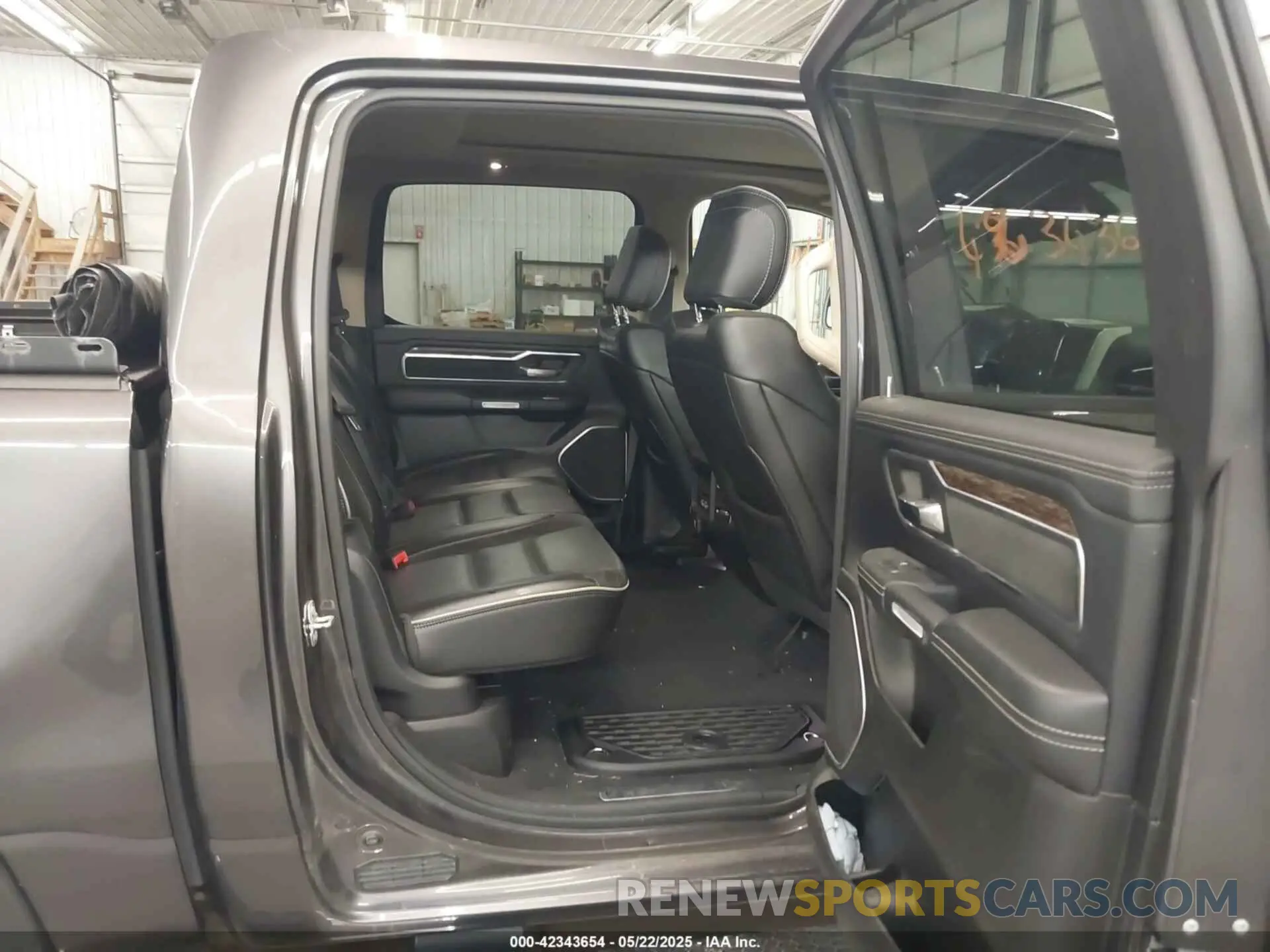 8 Photograph of a damaged car 1C6SRFJT4KN777756 RAM 1500 2019