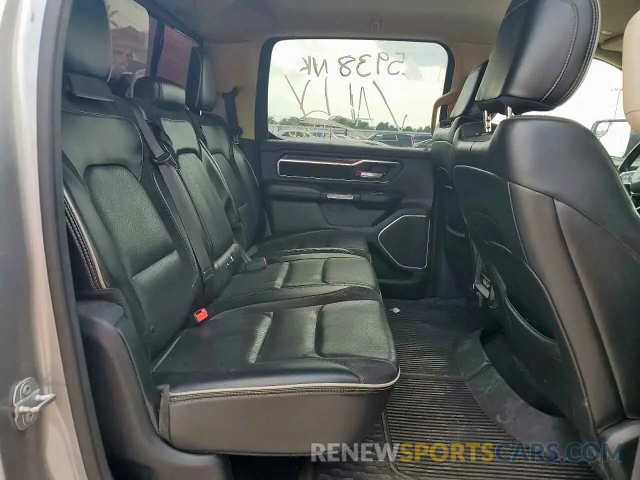10 Photograph of a damaged car 1C6SRFJT5KN515938 RAM 1500 2019