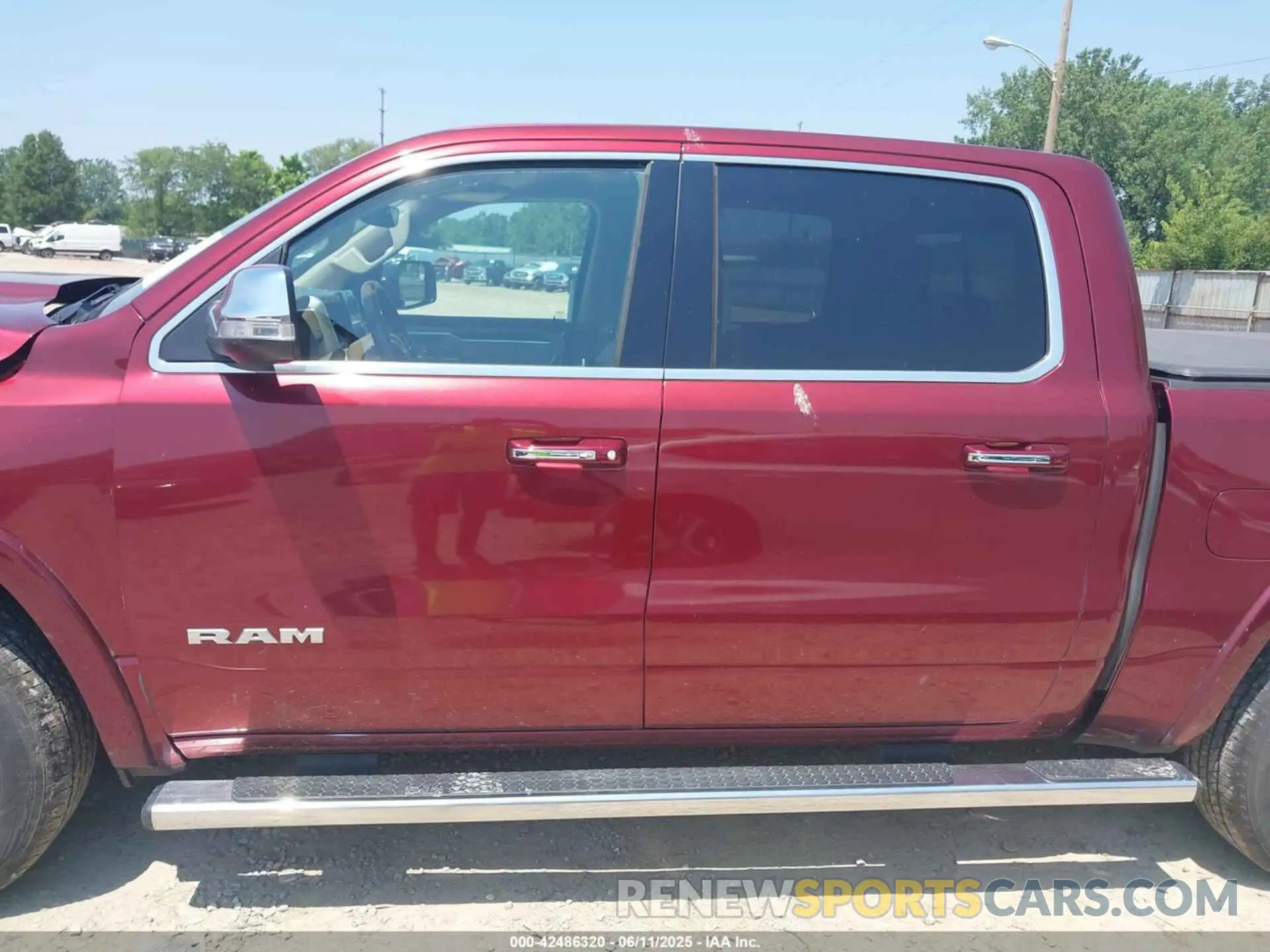 14 Photograph of a damaged car 1C6SRFJT5KN622696 RAM 1500 2019