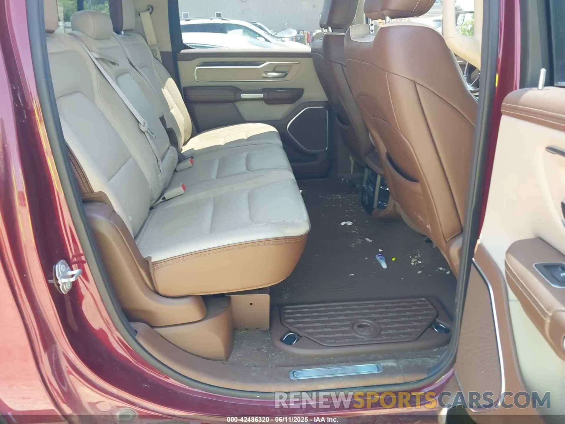 8 Photograph of a damaged car 1C6SRFJT5KN622696 RAM 1500 2019