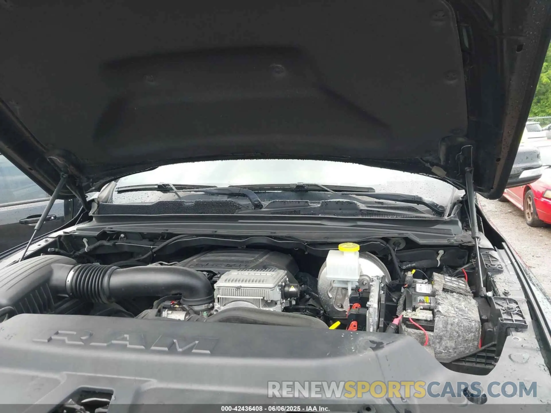 10 Photograph of a damaged car 1C6SRFJT5KN676919 RAM 1500 2019