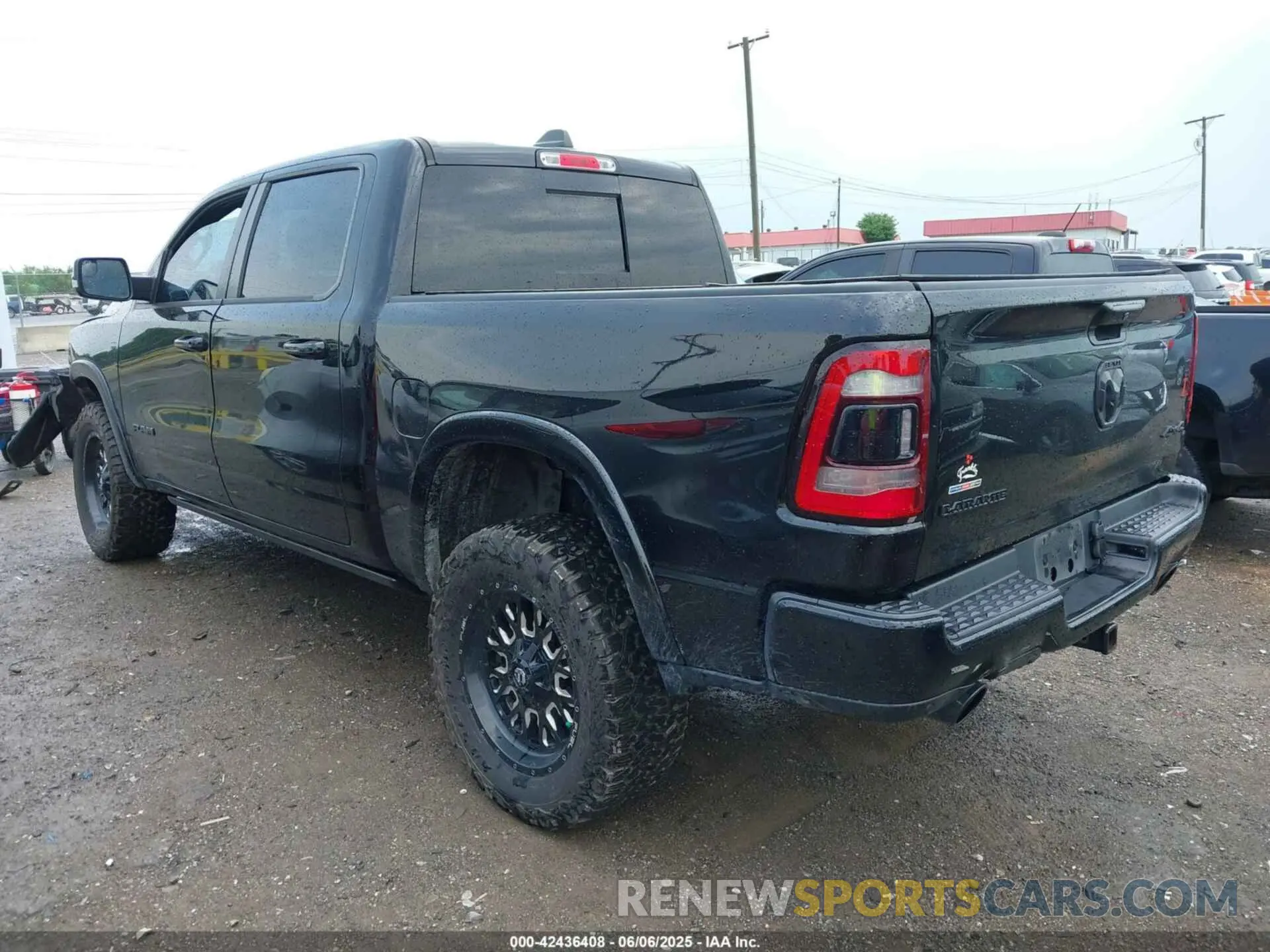 14 Photograph of a damaged car 1C6SRFJT5KN676919 RAM 1500 2019
